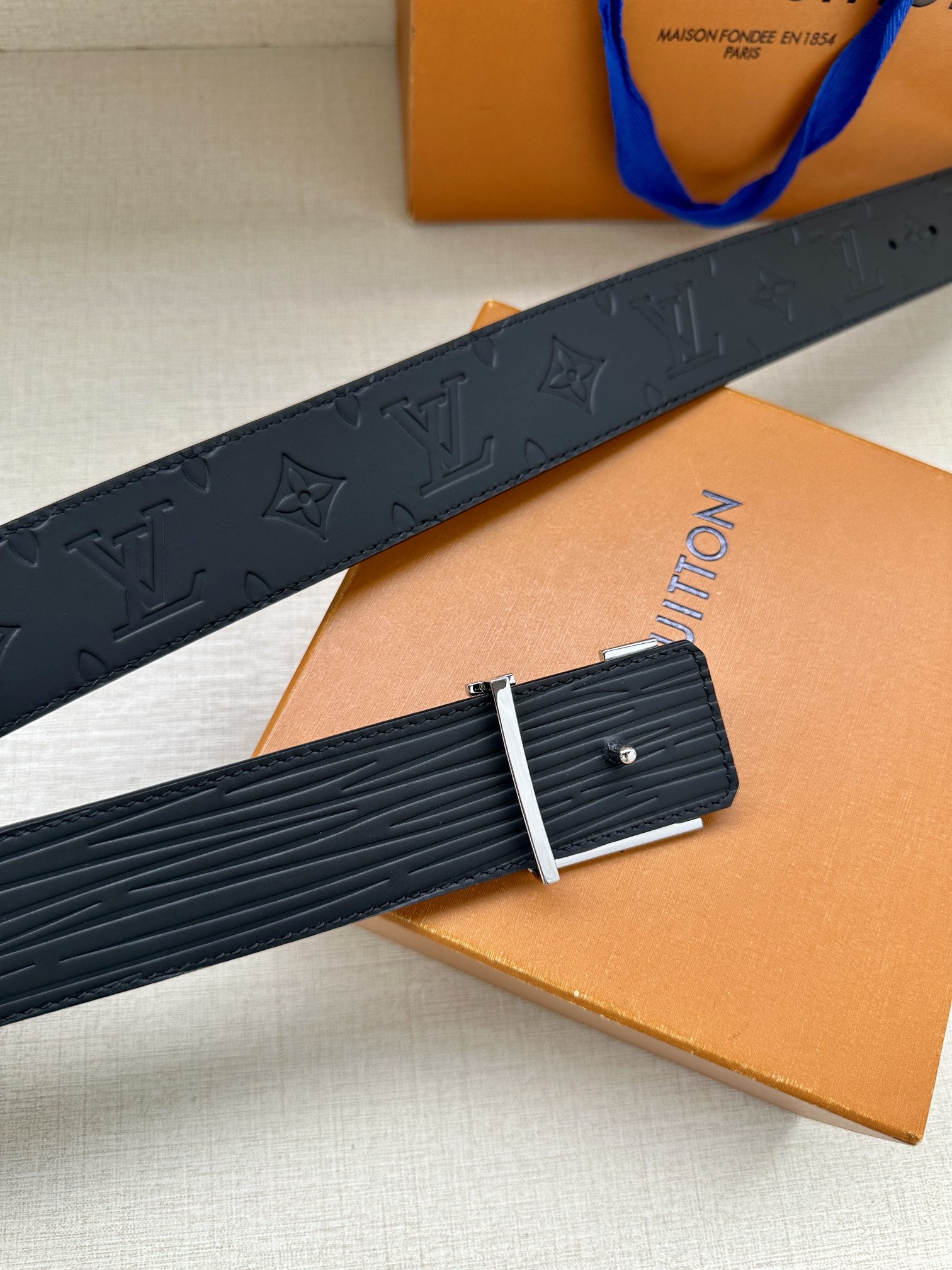 Louis Vuitton Haute Couture Luxury Atelier Designer Belt Tie Accessories 7