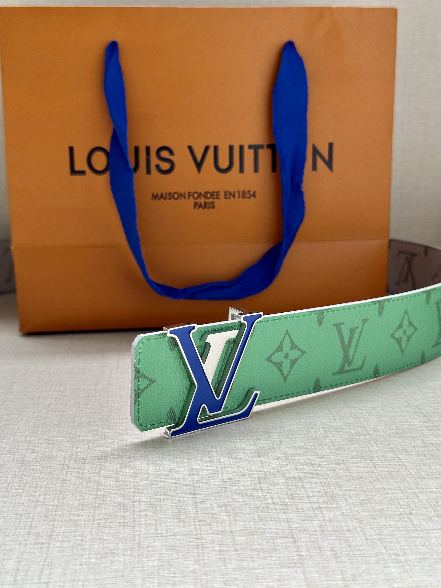 .0宽LOUISVUITTONLV路易威登绿色徽标印花双面腰带双面腰带令一展艺术气息LVPyramide