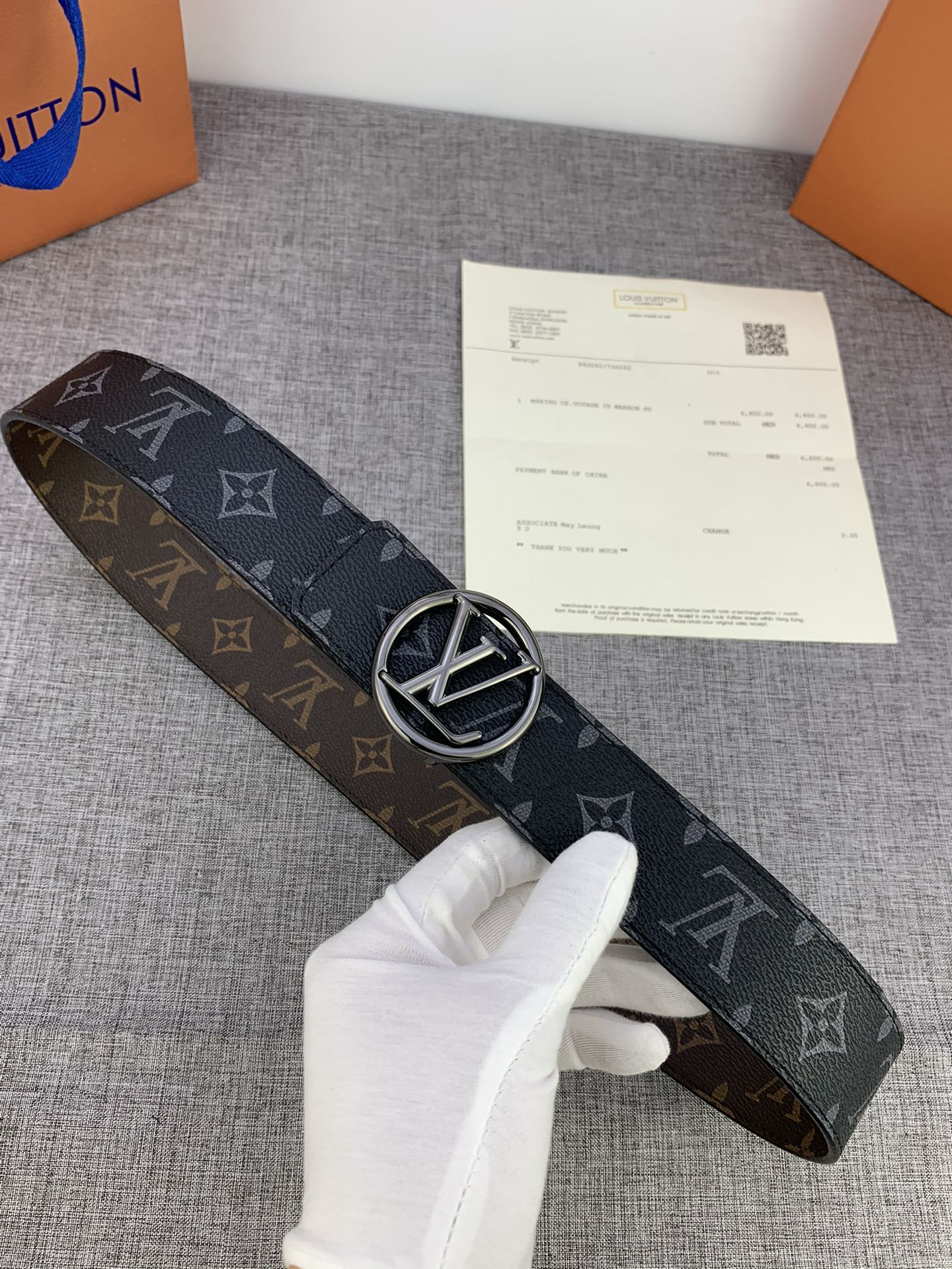 .0宽采用全新MonogramEclipse配色与路易威登皮革品系列相搭配双面设计丰富穿搭易于穿搭以军事