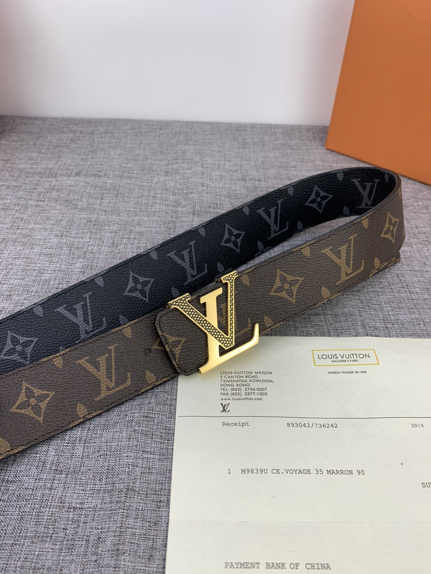 .0宽采用全新MonogramEclipse配色与路易威登皮革品系列相搭配双面设计丰富穿搭易于穿搭以军事