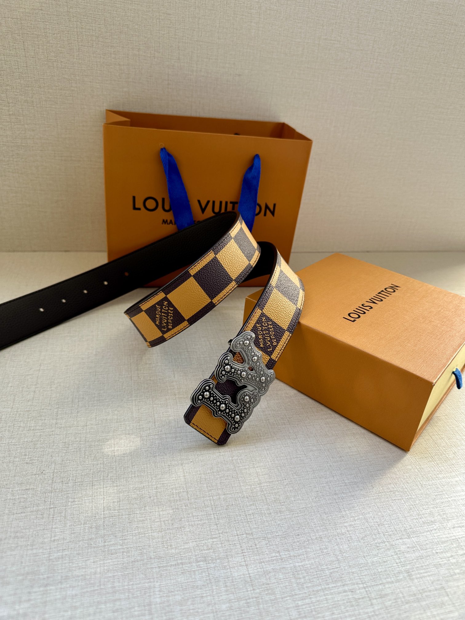 LV Style Leather Men's Belts Men's Belts Men's Belt detail image 4 from source 766550