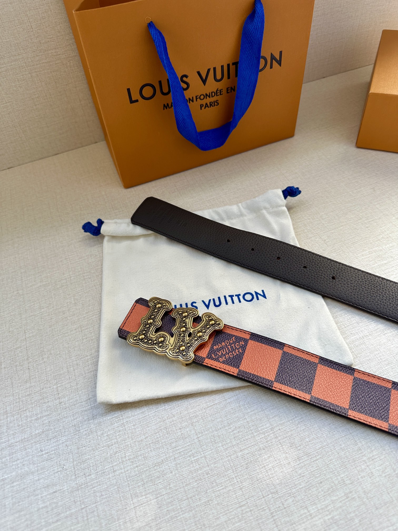 LV Style Leather Men's Belts Men's Belts Men's Belt detail image 3 from source 766551