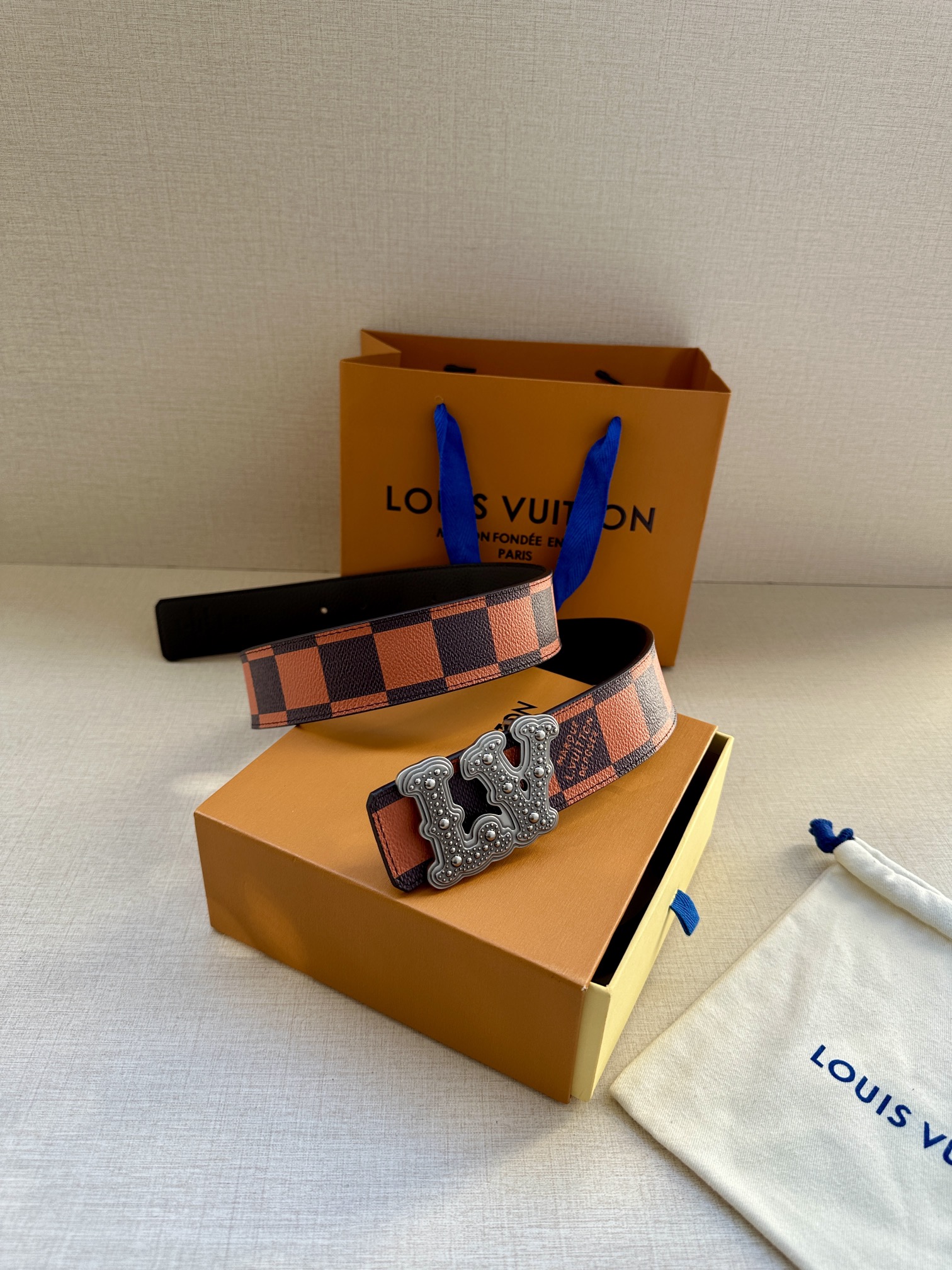 LV Style Leather Men's Belts Men's Belts Men's Belt detail image 6 from source 766551