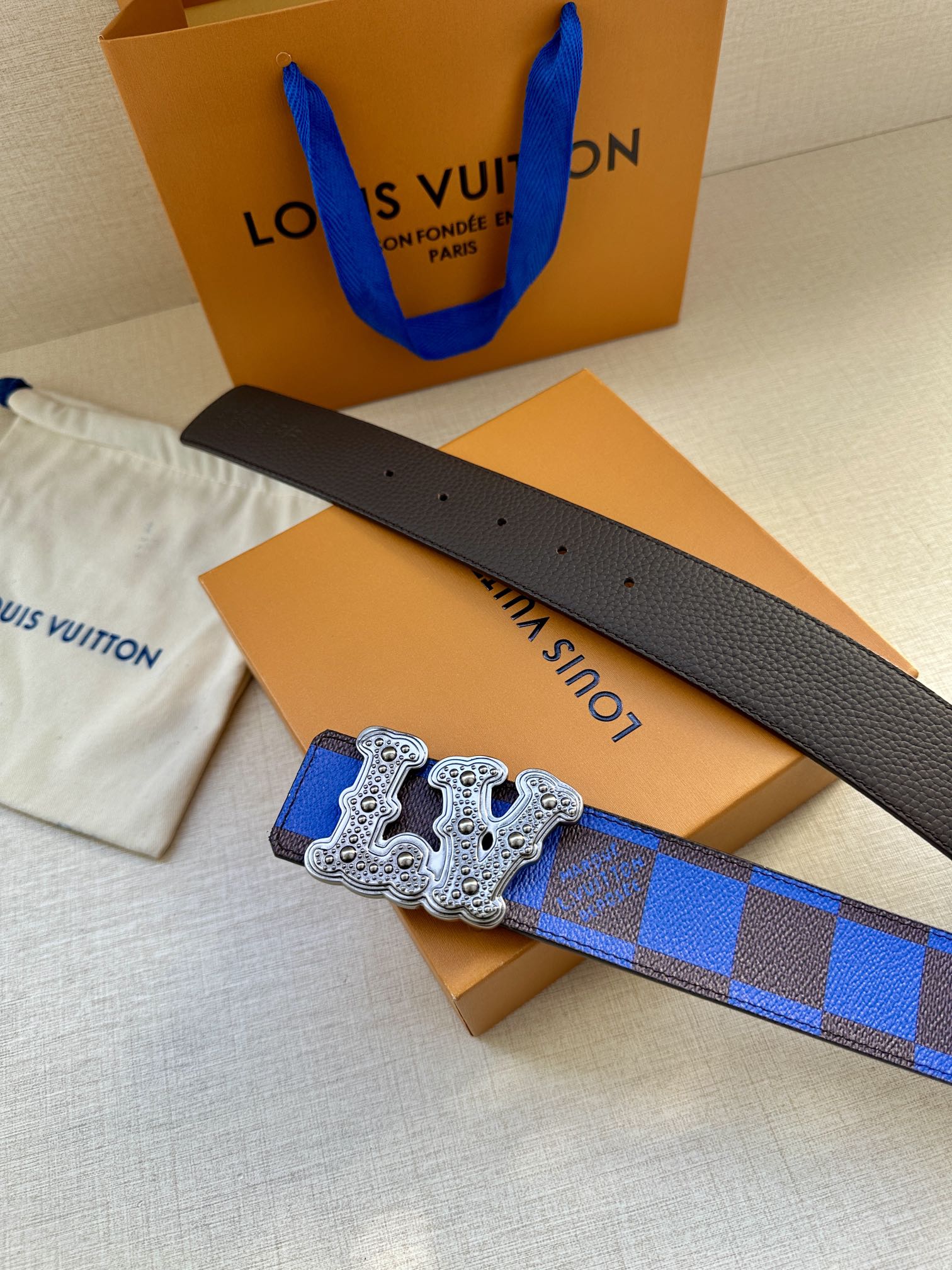 LV Style Leather Men's Belts Men's Belts Men's Belt detail image 7 from source 766553