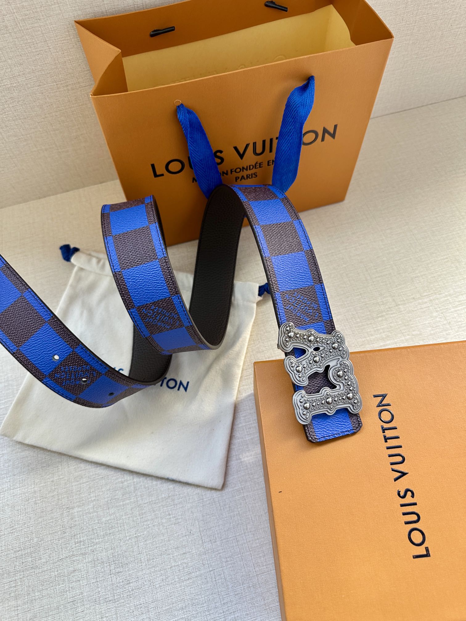 LV Style Leather Men's Belts Men's Belts Men's Belt detail image 8 from source 766553