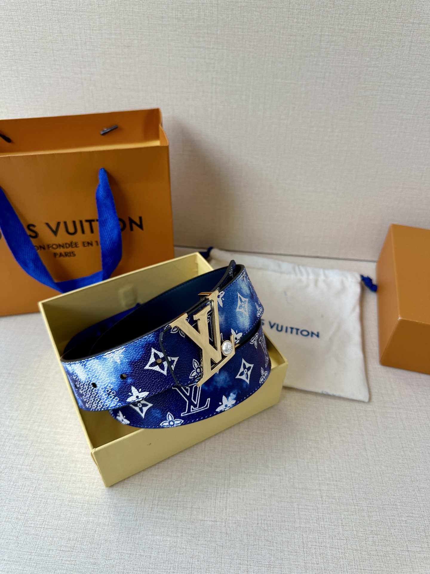 LV Initials MNG Bandana 双面腰带 Monogram Bandana 帆布