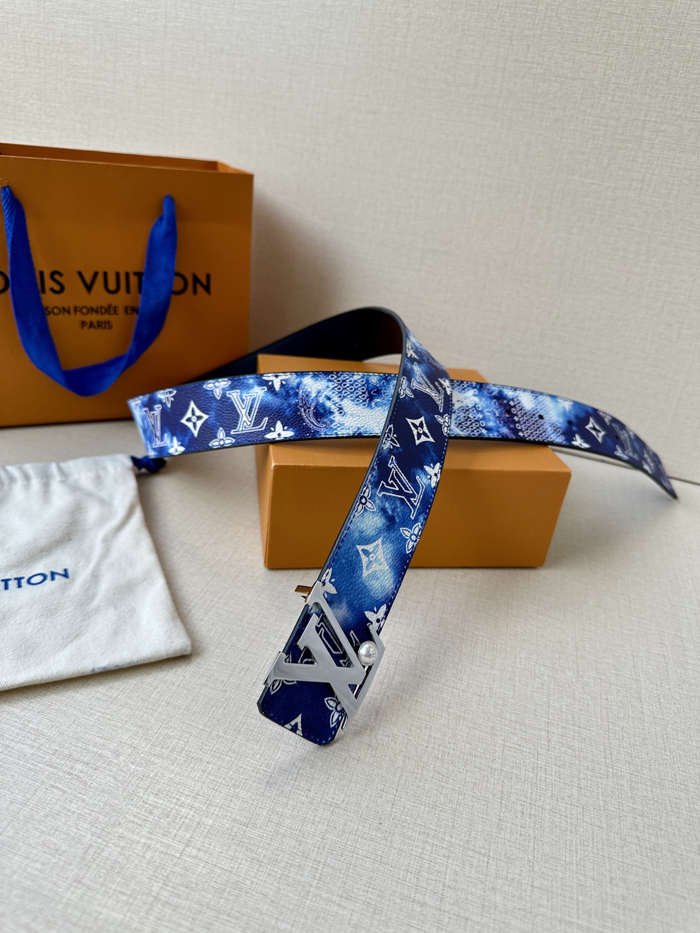 LV Initials MNG Bandana 双面腰带 Monogram Bandana 帆布