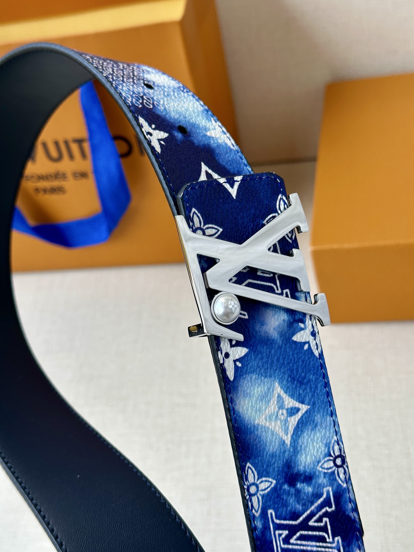 LV Initials MNG Bandana 双面腰带 Monogram Bandana 帆布