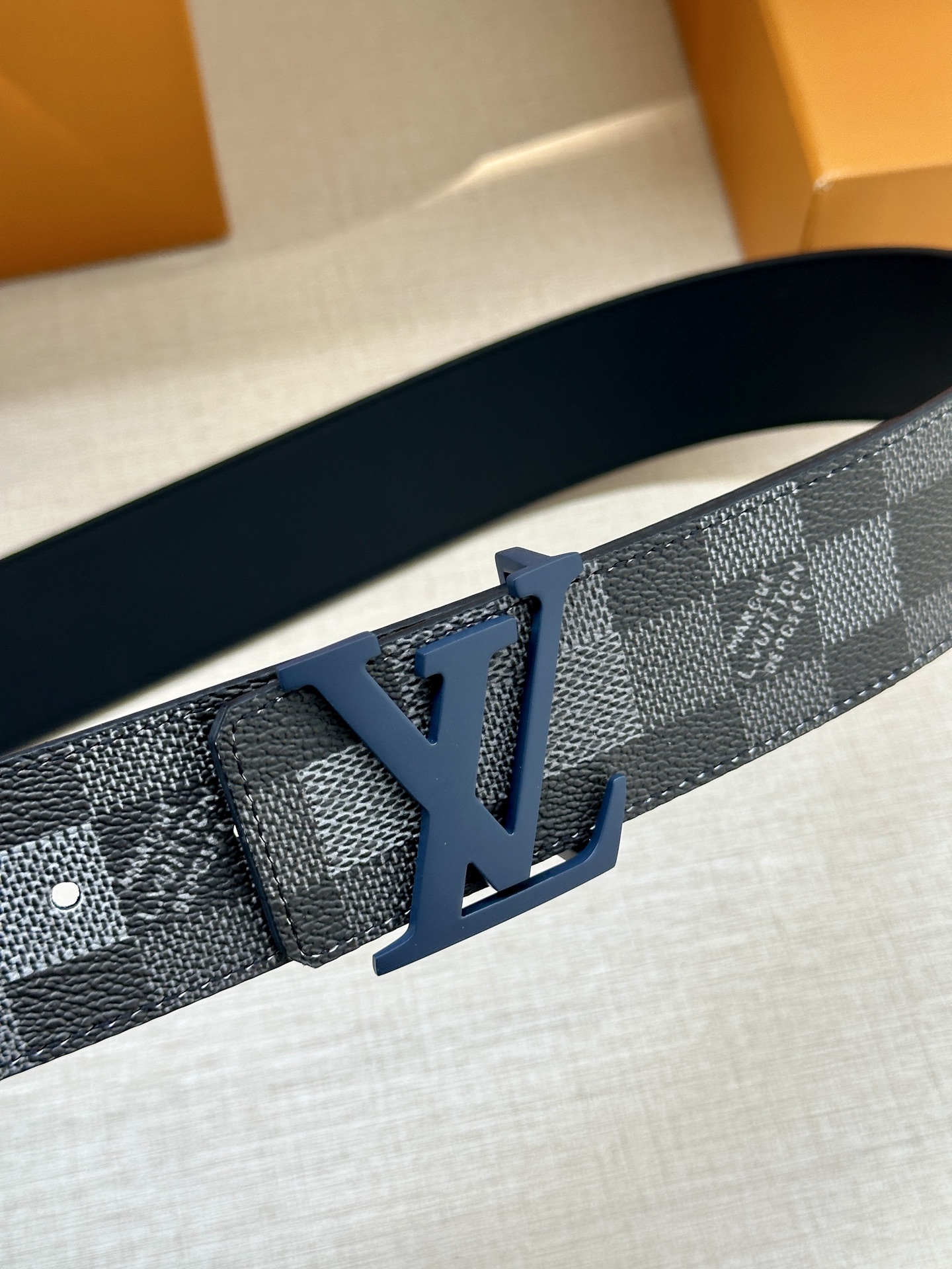 LV 4.0宽Initiales Damoflage 双面腰带