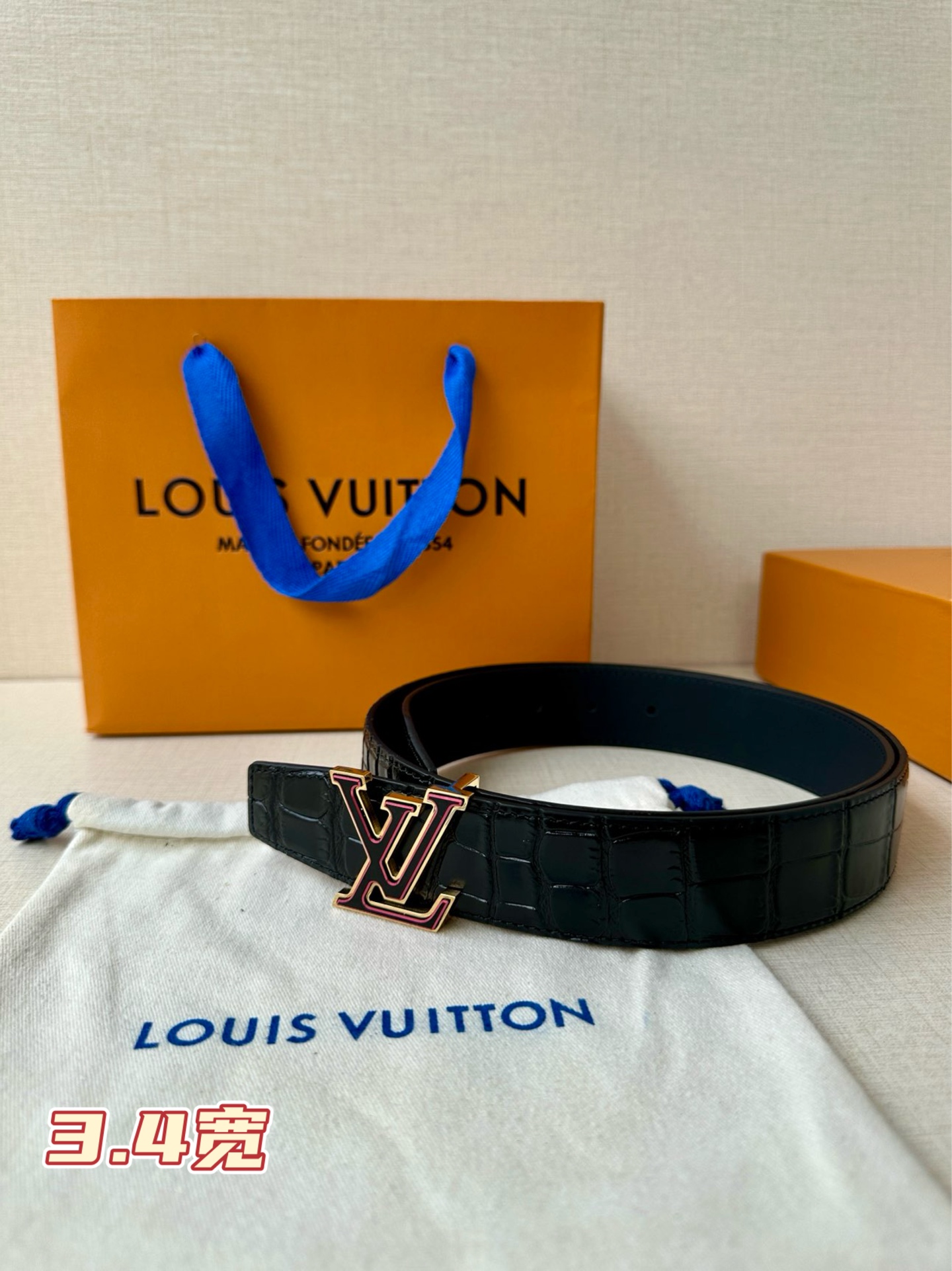  3.5宽Louis Vuitton 采用进口头层牛皮压鳄鱼肚皮搭配精致三色钢扣头.底皮原版头层牛皮宽 