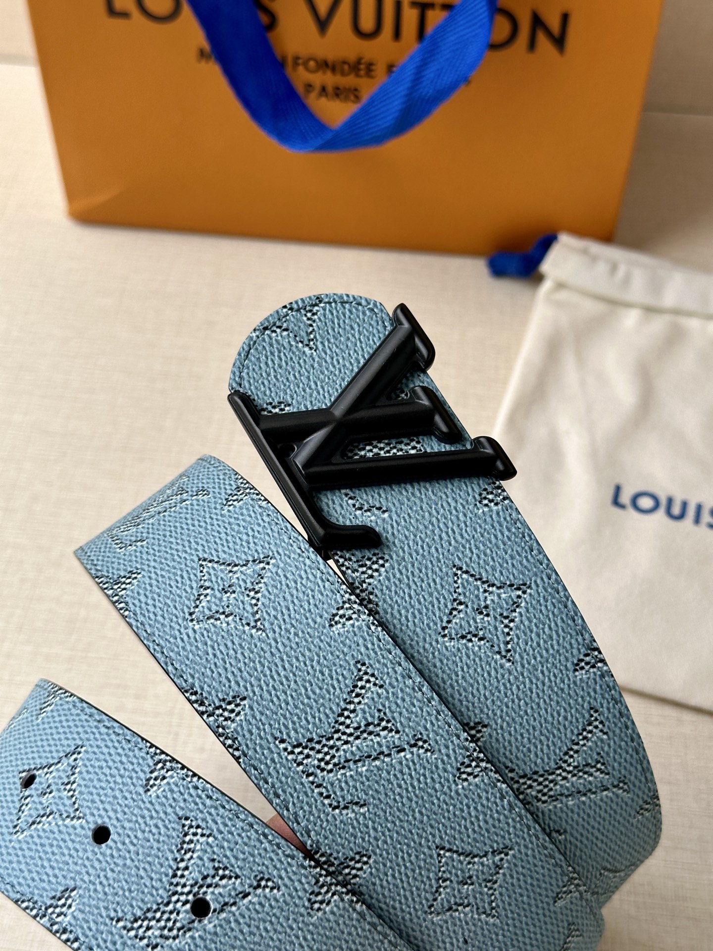  4.0宽 LV Dimension Monogram Héritage 双面腰带拼接素净皮革和 Mon