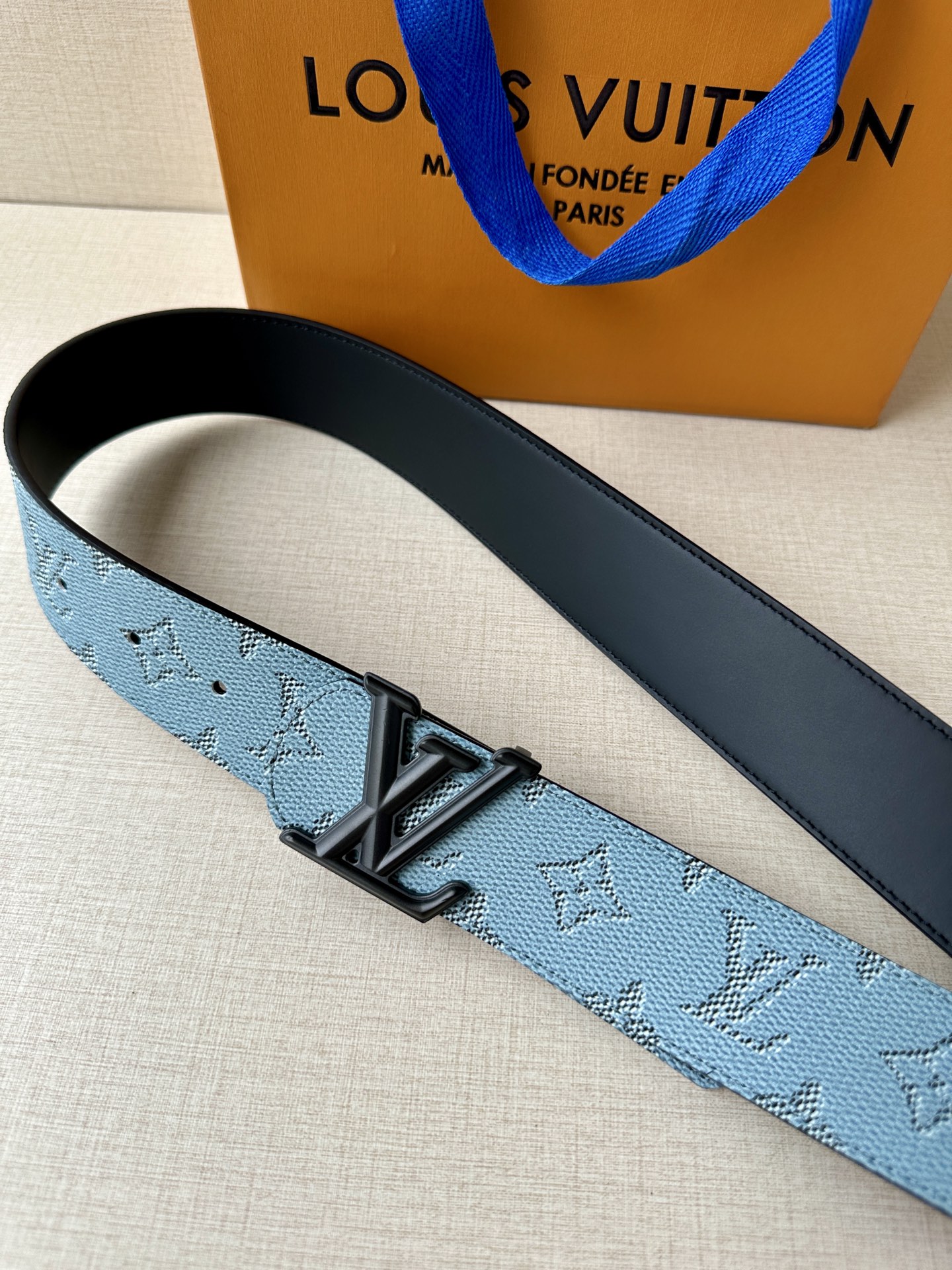  4.0宽 LV Dimension Monogram Héritage 双面腰带拼接素净皮革和 Mon