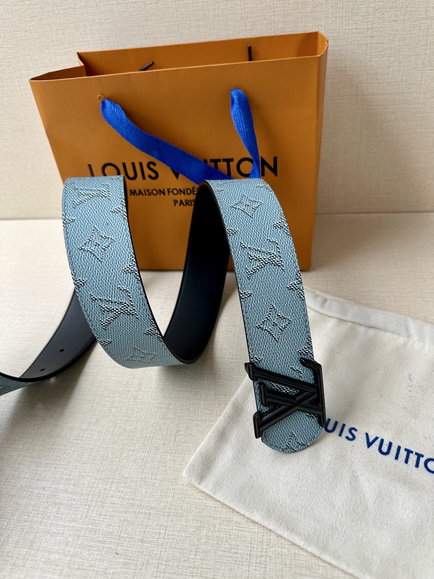  4.0宽 LV Dimension Monogram Héritage 双面腰带拼接素净皮革和 Mon