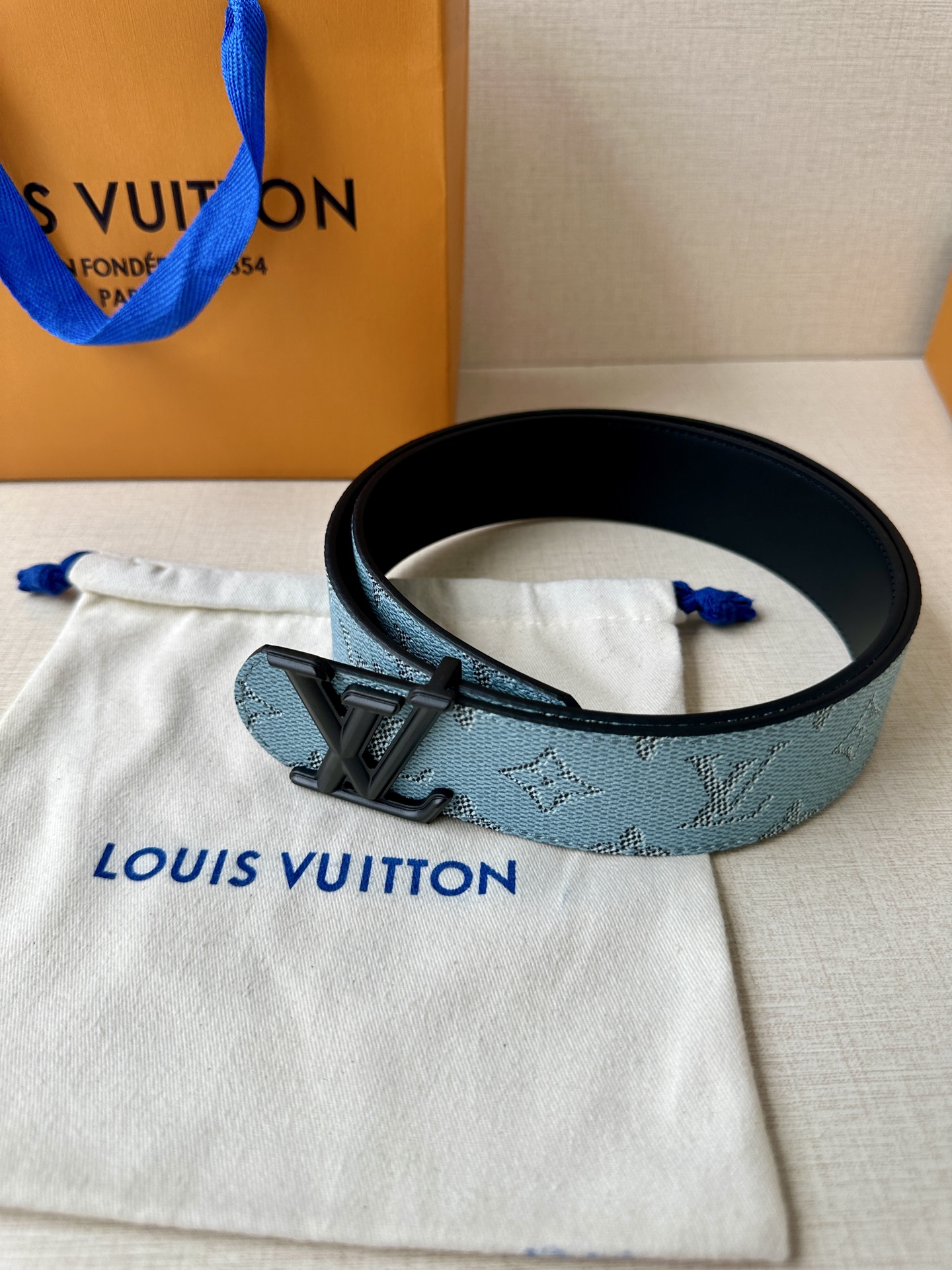  4.0宽 LV Dimension Monogram Héritage 双面腰带拼接素净皮革和 Mon