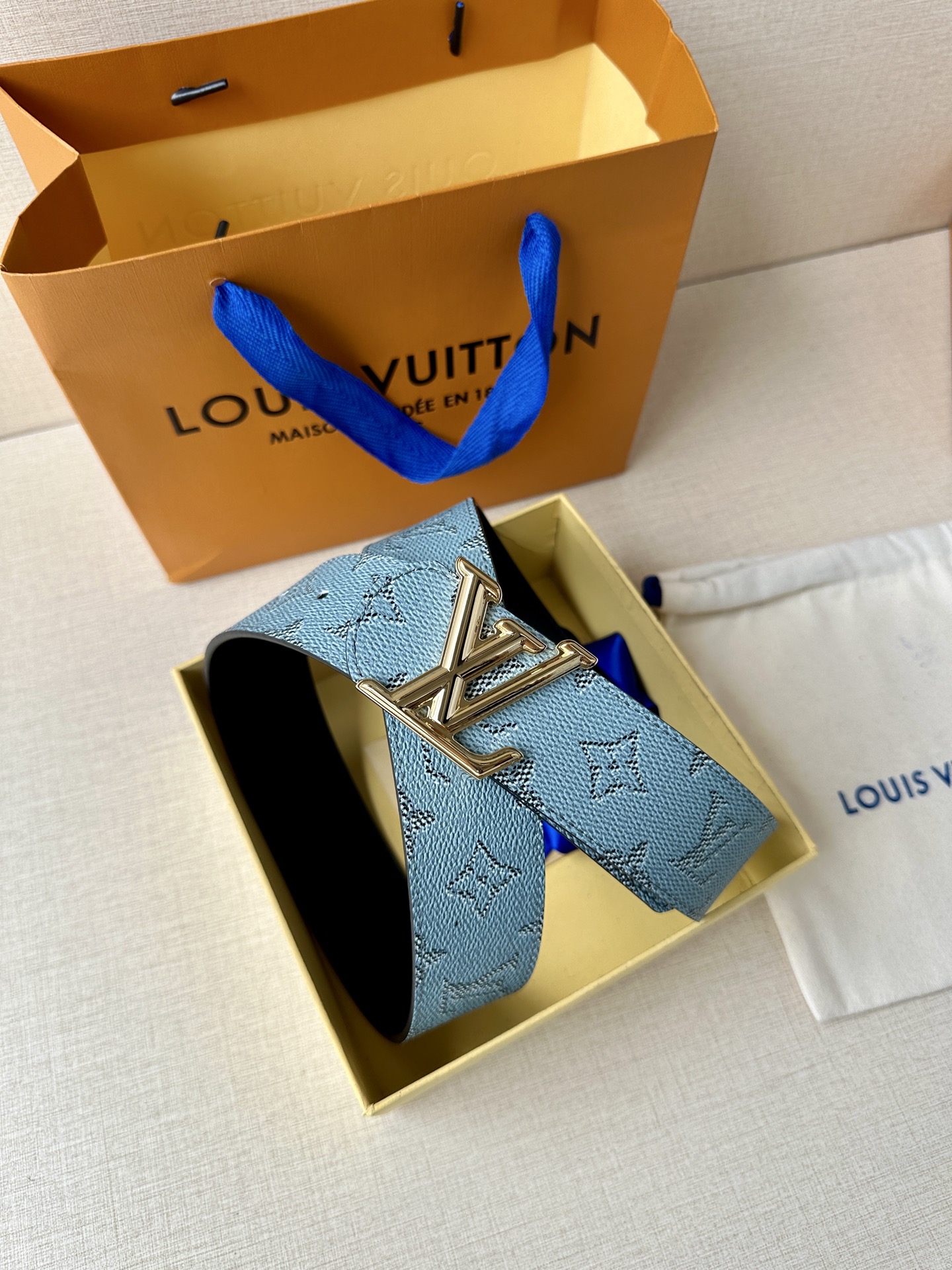  4.0宽 LV Dimension Monogram Héritage 双面腰带拼接素净皮革和 Mon