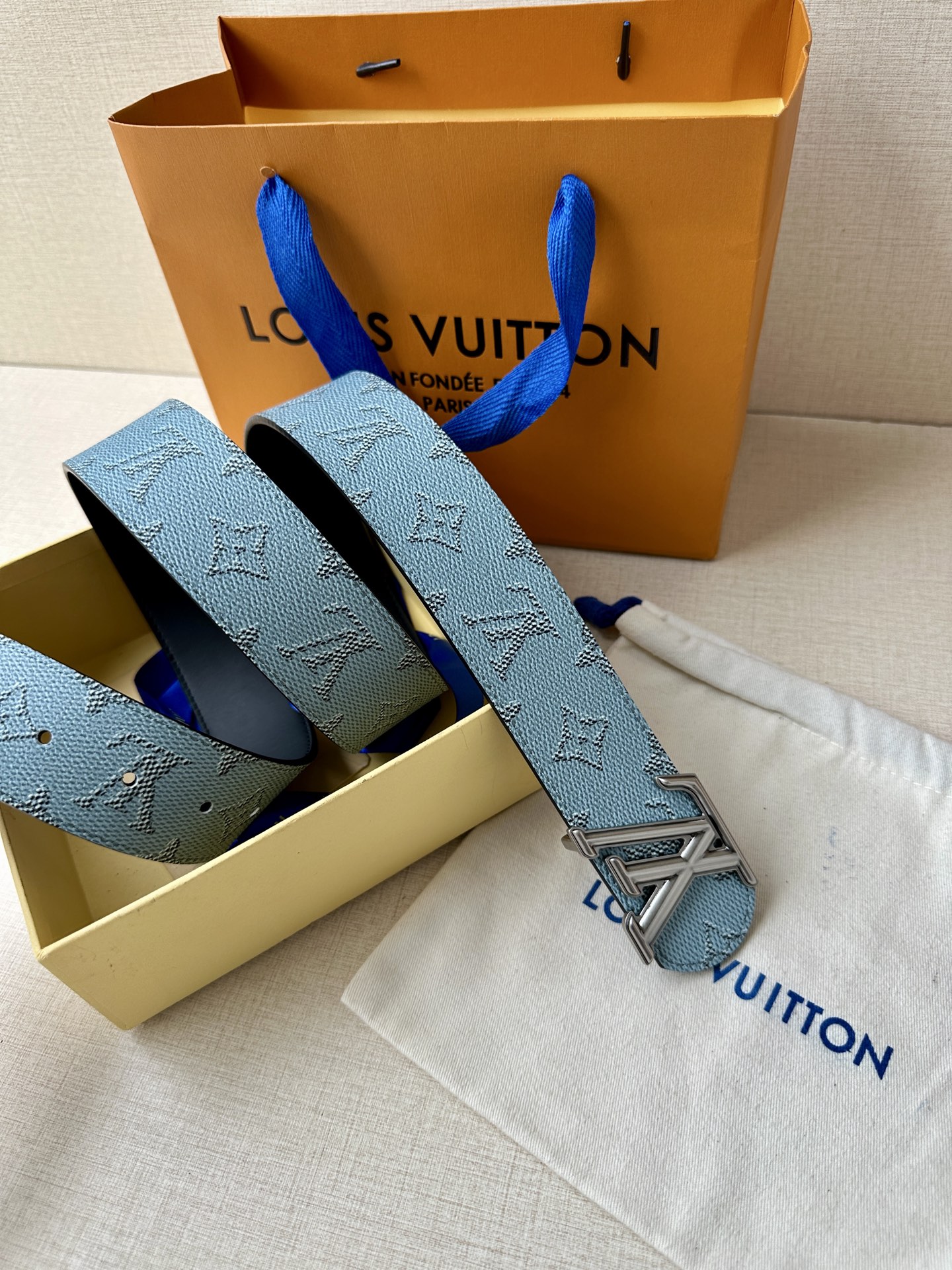  4.0宽 LV Dimension Monogram Héritage 双面腰带拼接素净皮革和 Mon