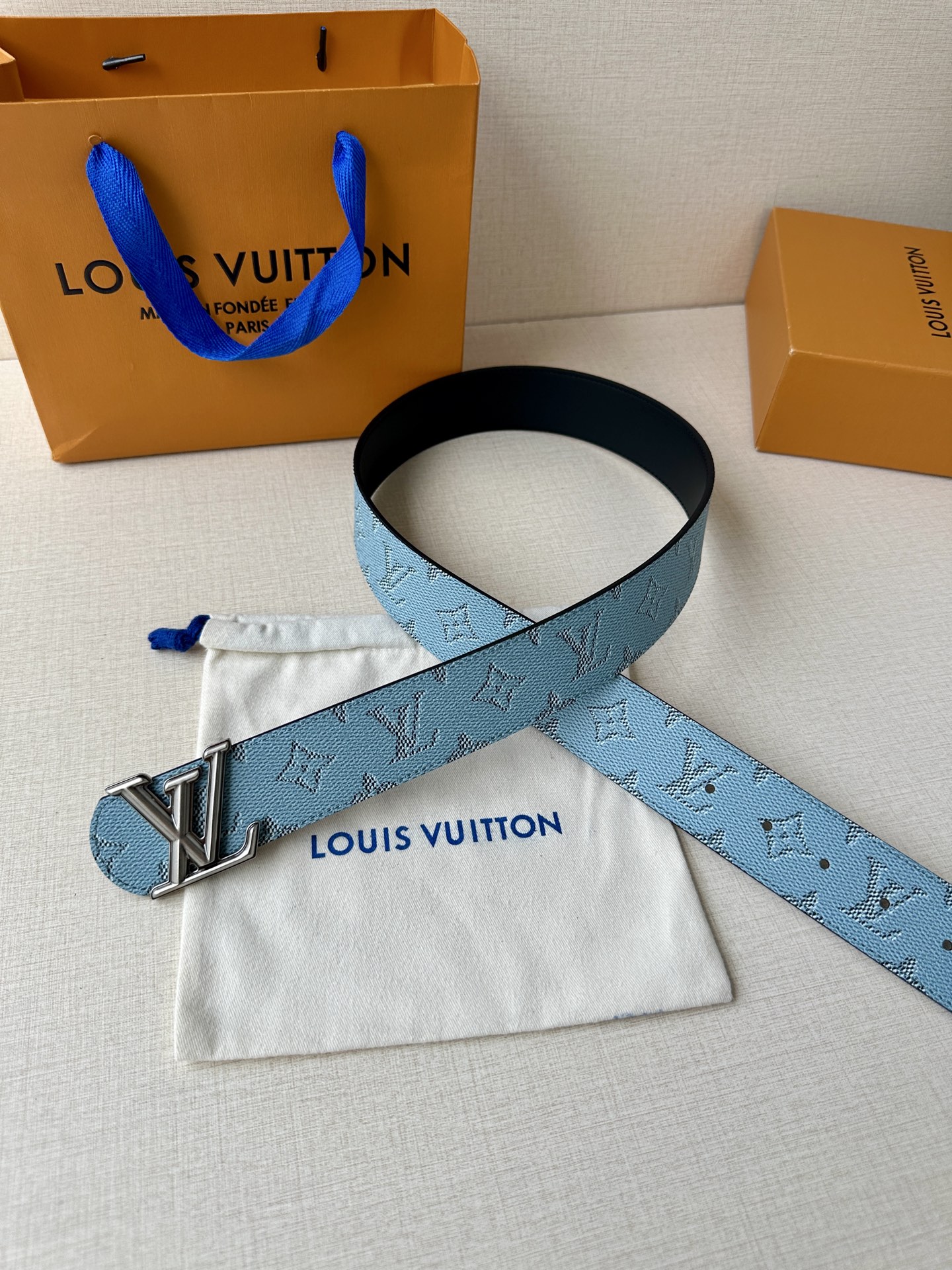  4.0宽 LV Dimension Monogram Héritage 双面腰带拼接素净皮革和 Mon