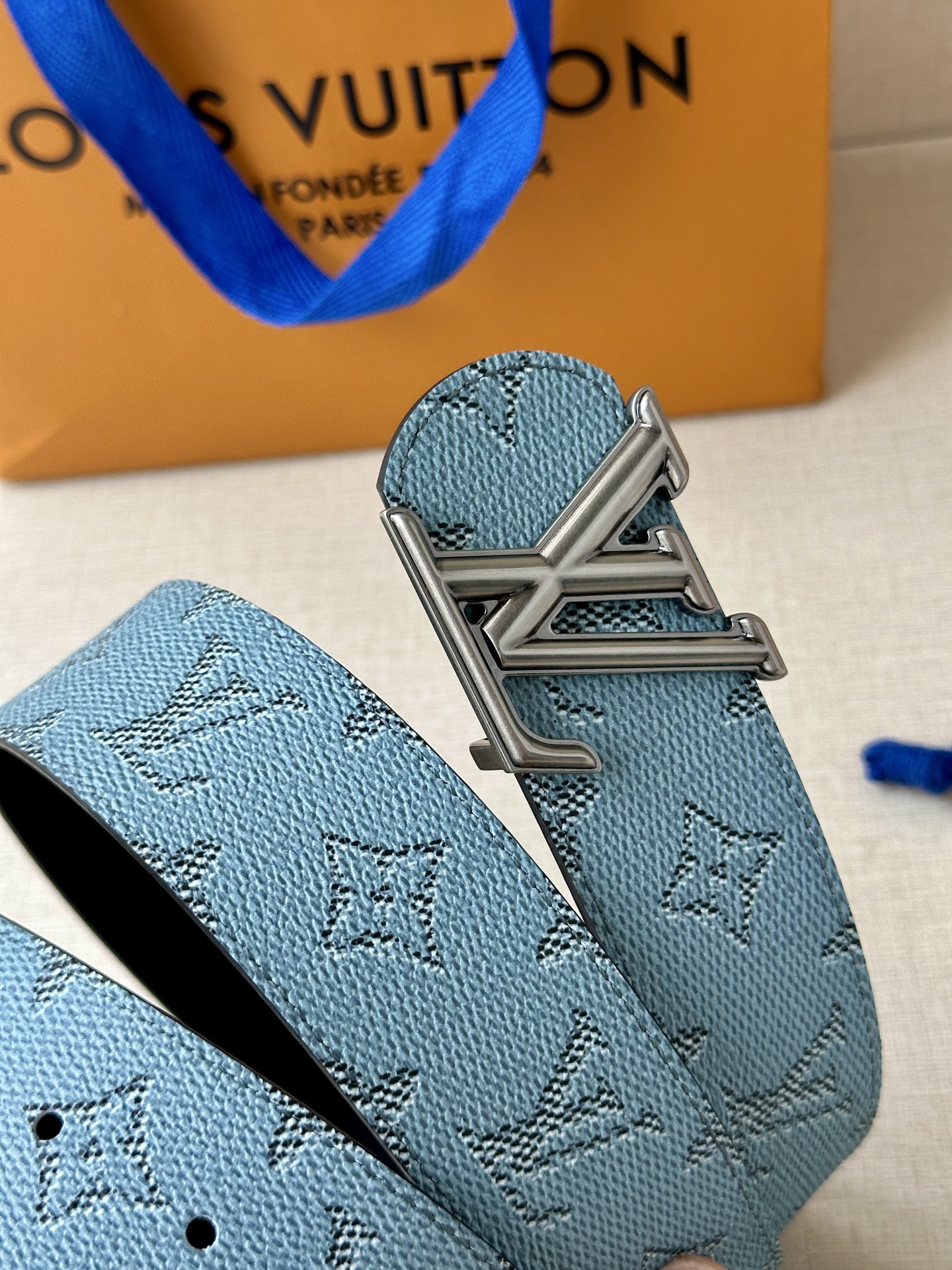  4.0宽 LV Dimension Monogram Héritage 双面腰带拼接素净皮革和 Mon