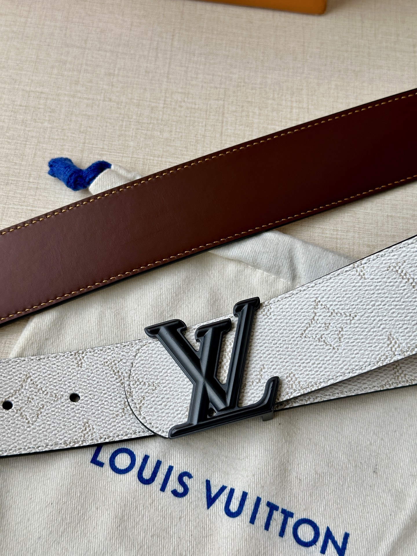  4.0宽 LV Dimension Monogram Héritage 双面腰带拼接素净皮革和 Mon