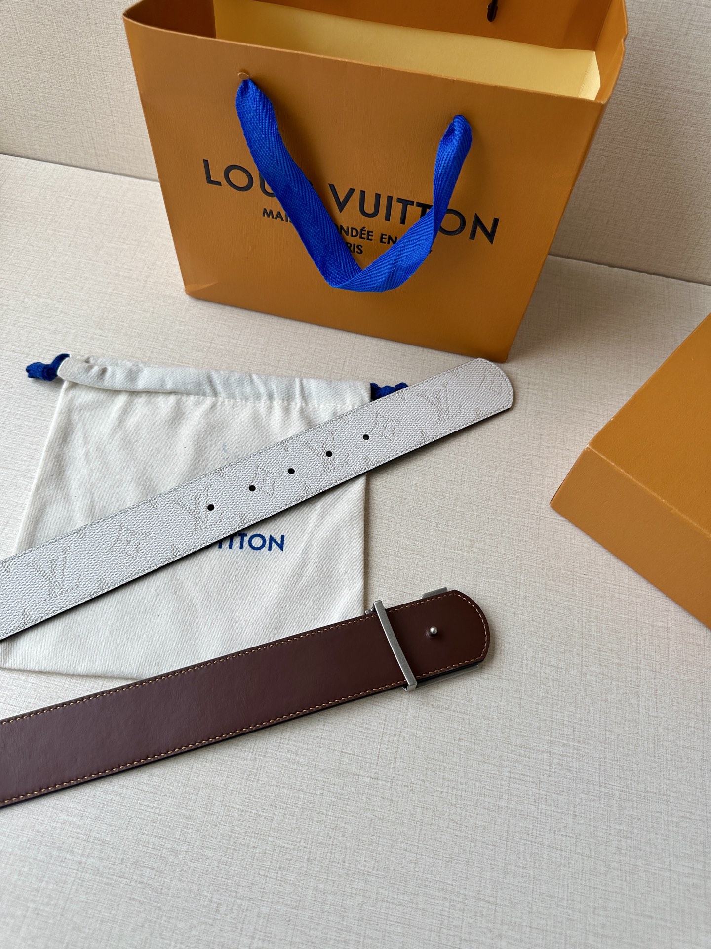  4.0宽 LV Dimension Monogram Héritage 双面腰带拼接素净皮革和 Mon