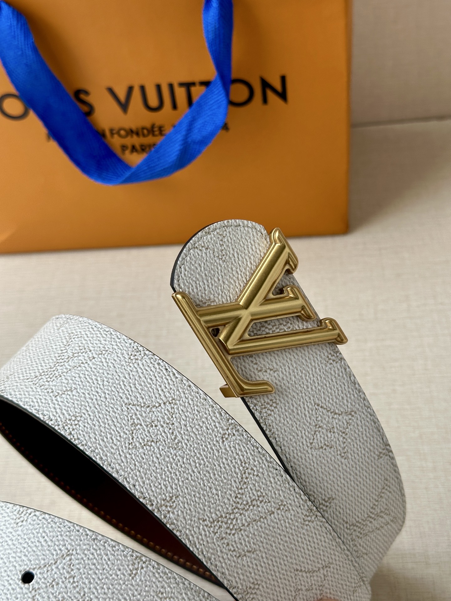  4.0宽 LV Dimension Monogram Héritage 双面腰带拼接素净皮革和 Mon