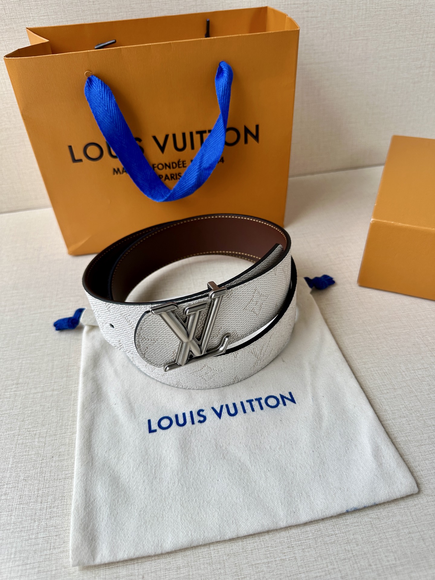  4.0宽 LV Dimension Monogram Héritage 双面腰带拼接素净皮革和 Mon