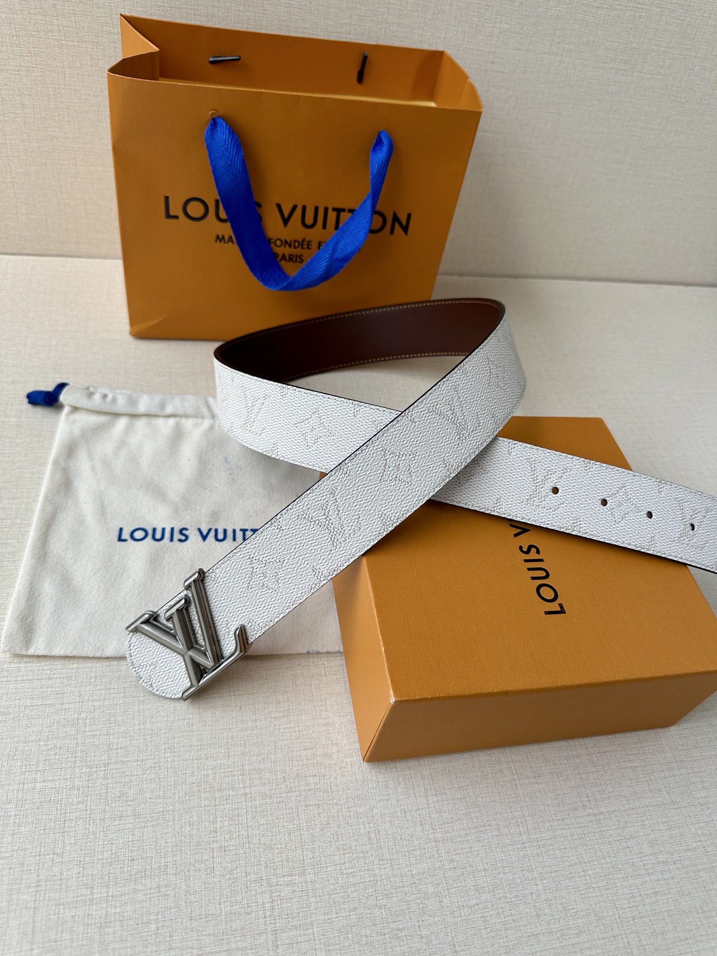  4.0宽 LV Dimension Monogram Héritage 双面腰带拼接素净皮革和 Mon