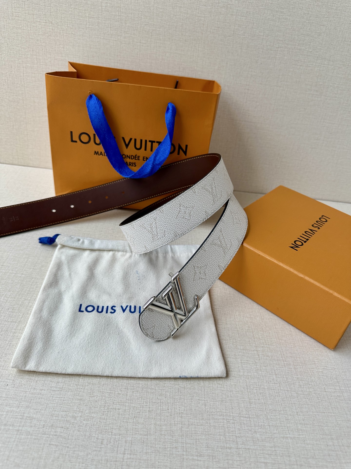  4.0宽 LV Dimension Monogram Héritage 双面腰带拼接素净皮革和 Mon