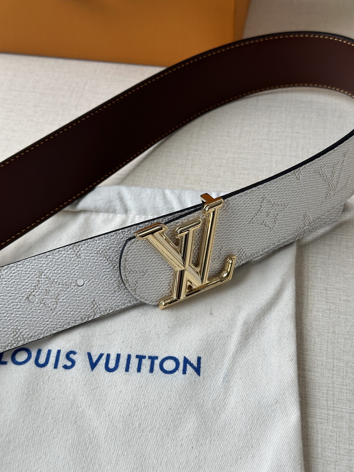  4.0宽 LV Dimension Monogram Héritage 双面腰带拼接素净皮革和 Mon