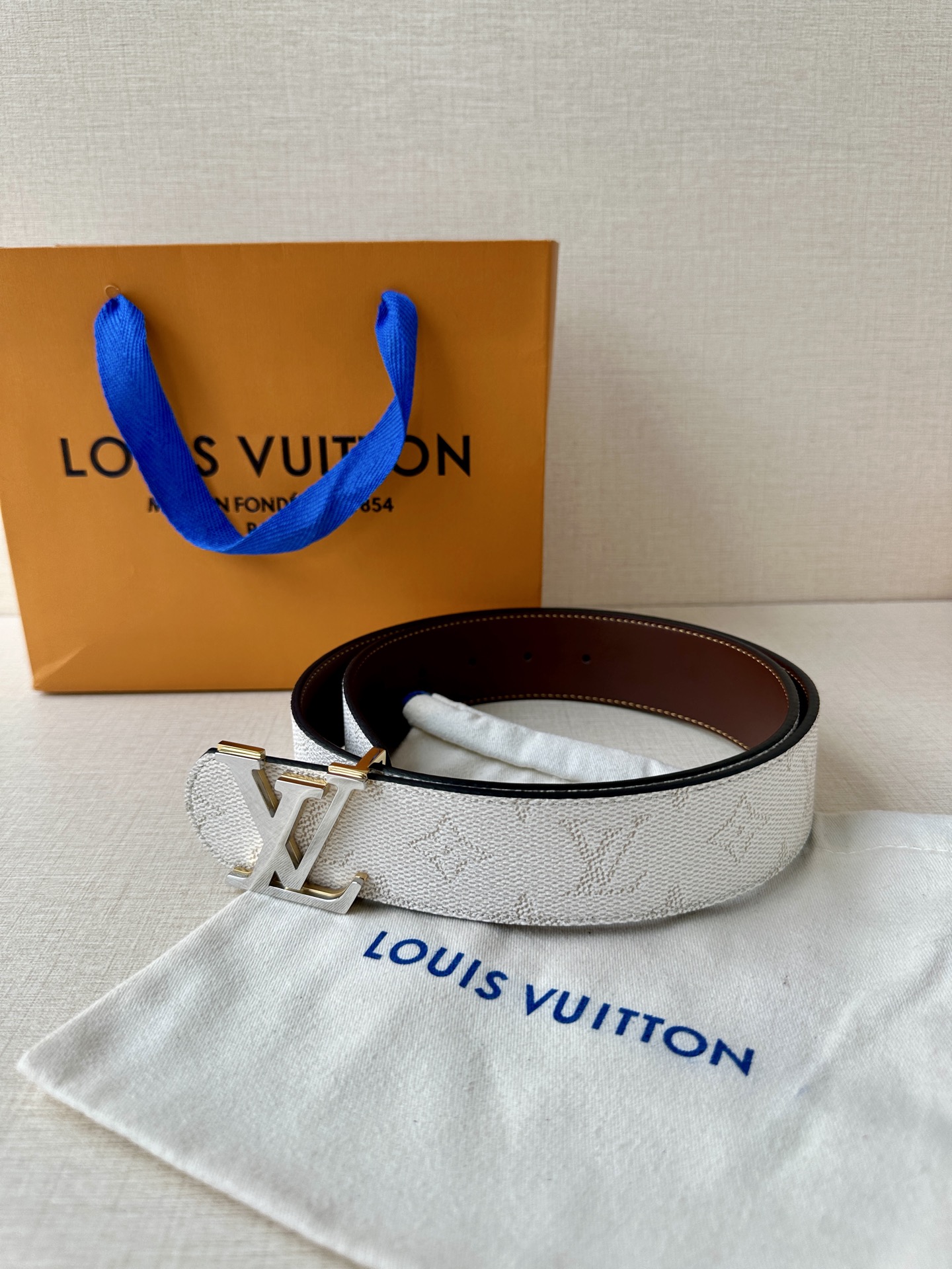  4.0宽 LV Dimension Monogram Héritage 双面腰带拼接素净皮革和 Mon
