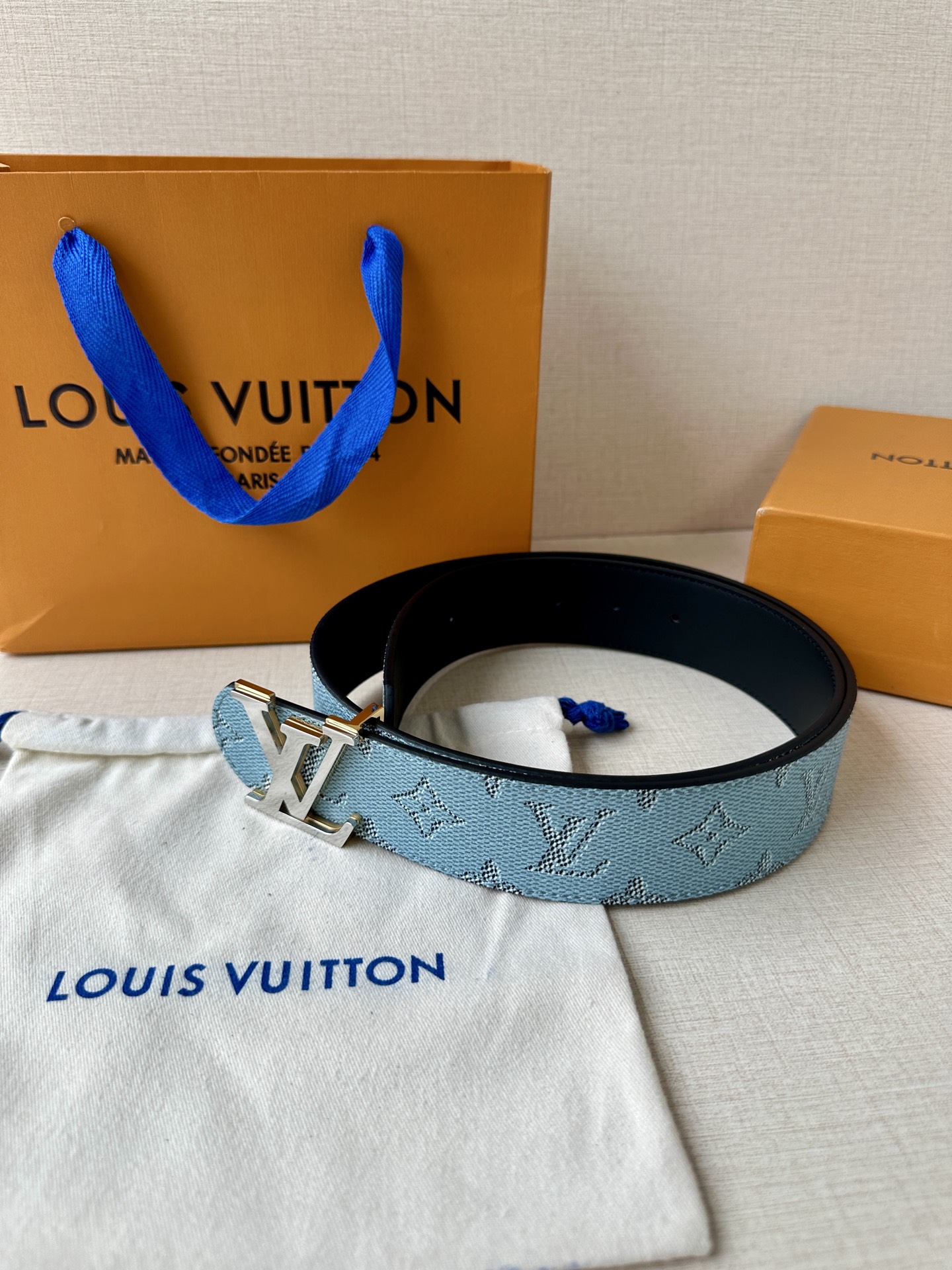  4.0宽 LV Dimension Monogram Héritage 双面腰带拼接素净皮革和 Mon