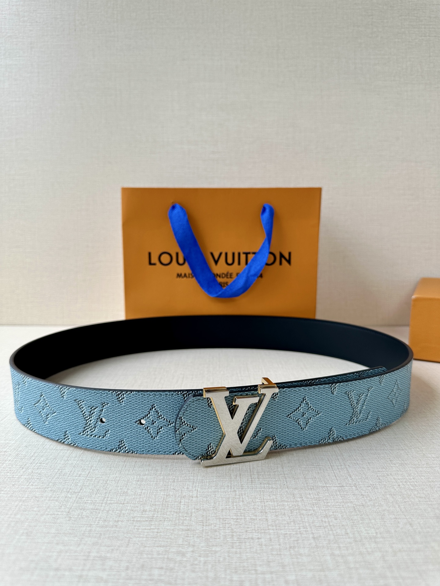  4.0宽 LV Dimension Monogram Héritage 双面腰带拼接素净皮革和 Mon