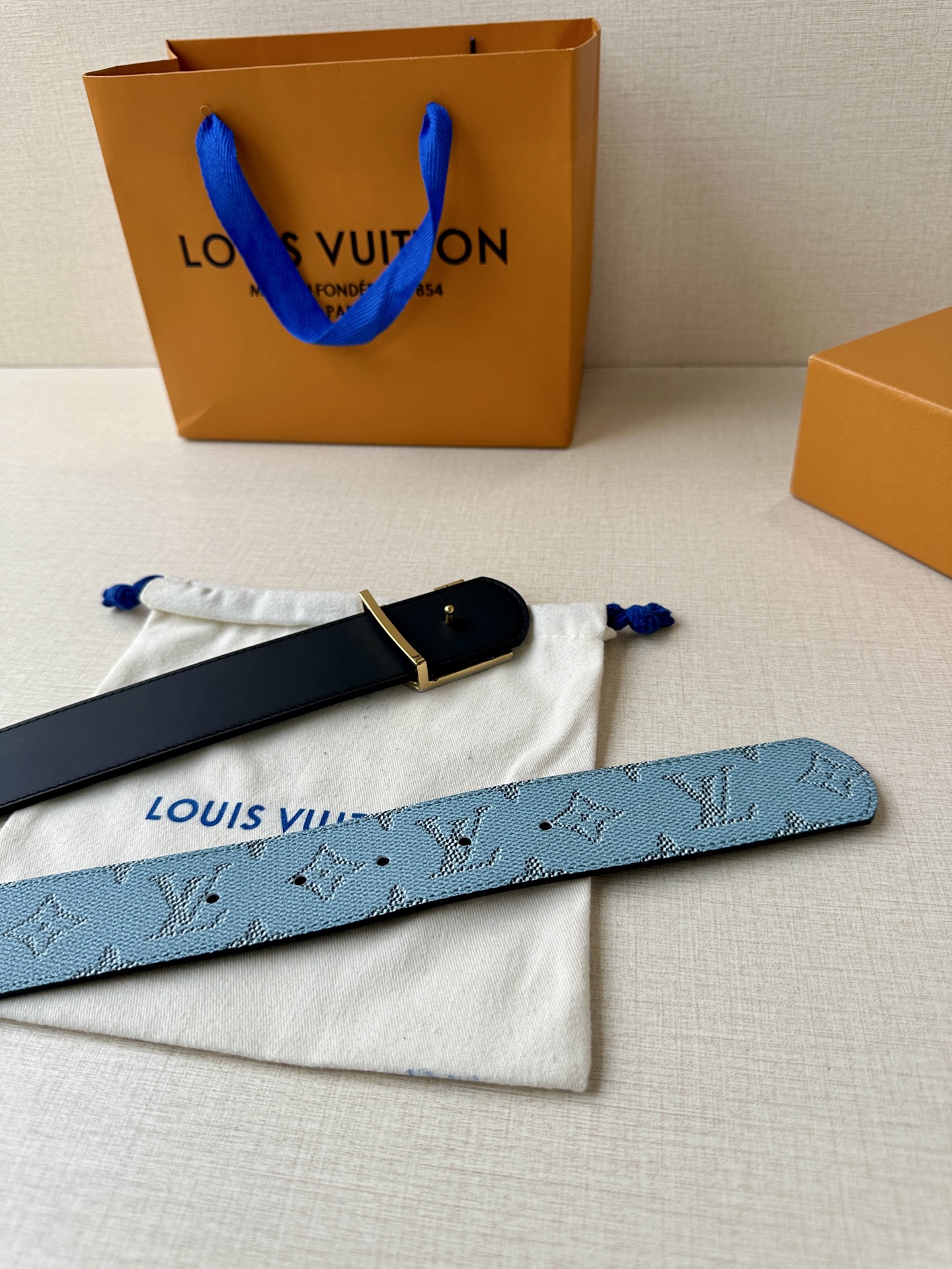  4.0宽 LV Dimension Monogram Héritage 双面腰带拼接素净皮革和 Mon