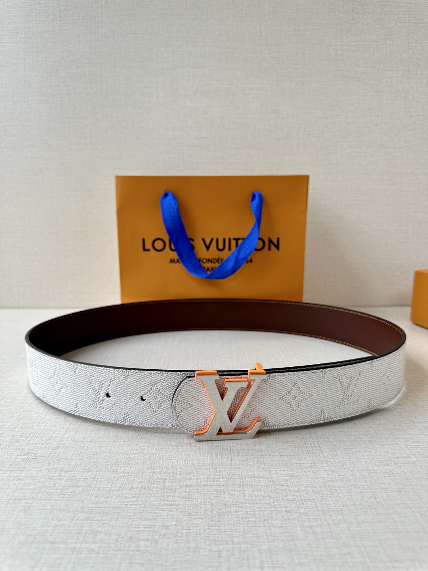  4.0宽 LV Dimension Monogram Héritage 双面腰带拼接素净皮革和 Mon