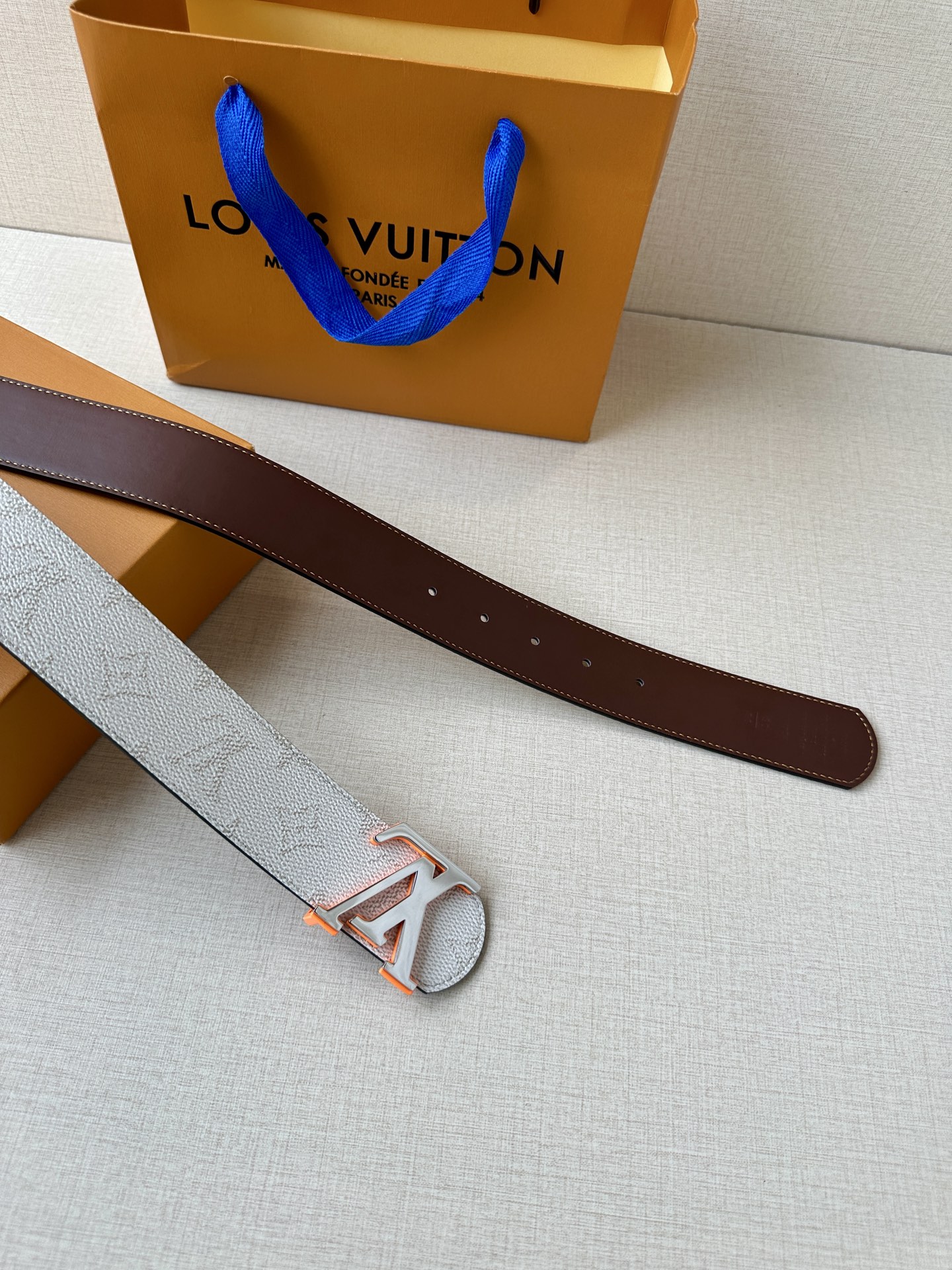  4.0宽 LV Dimension Monogram Héritage 双面腰带拼接素净皮革和 Mon