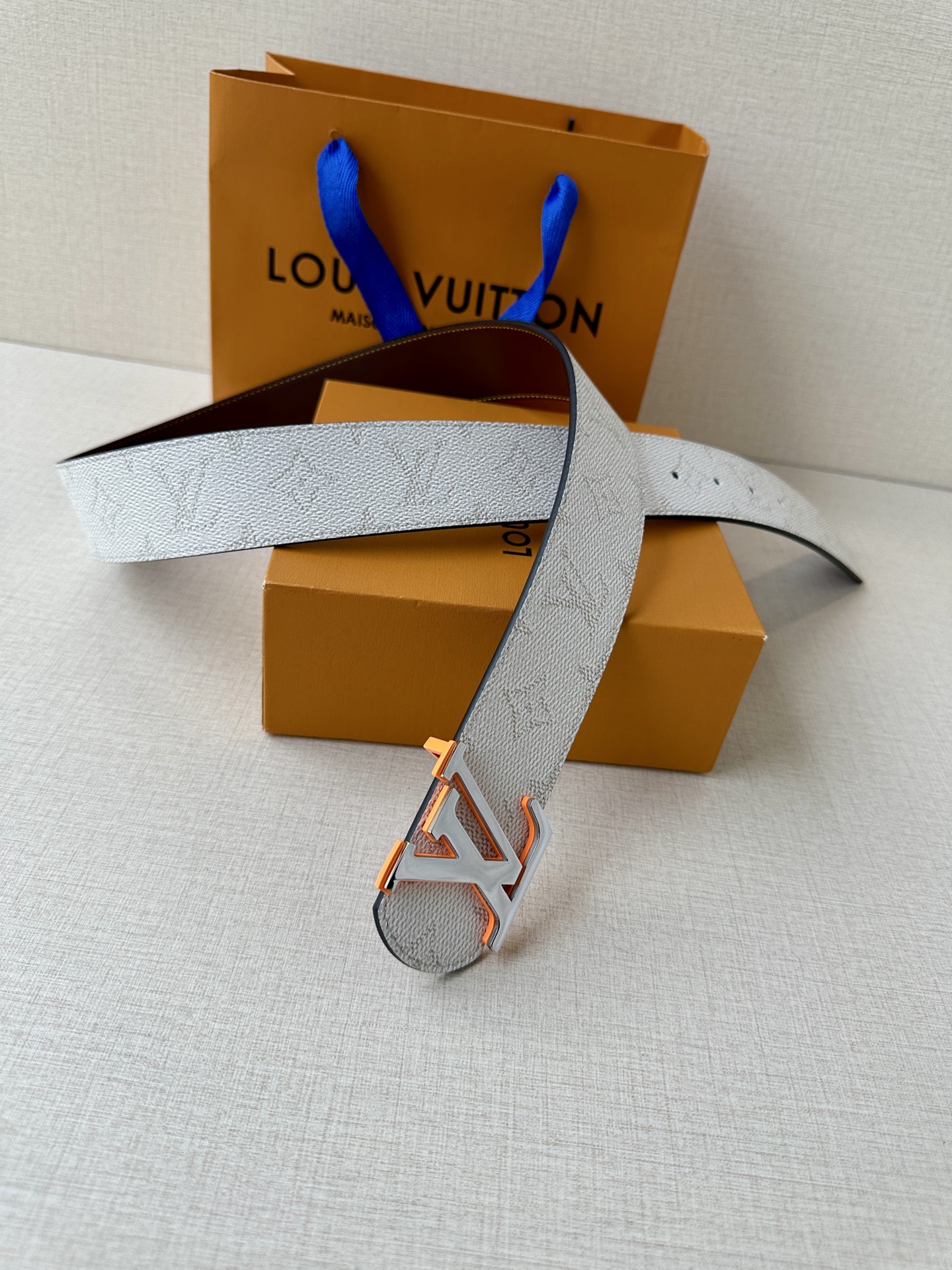  4.0宽 LV Dimension Monogram Héritage 双面腰带拼接素净皮革和 Mon