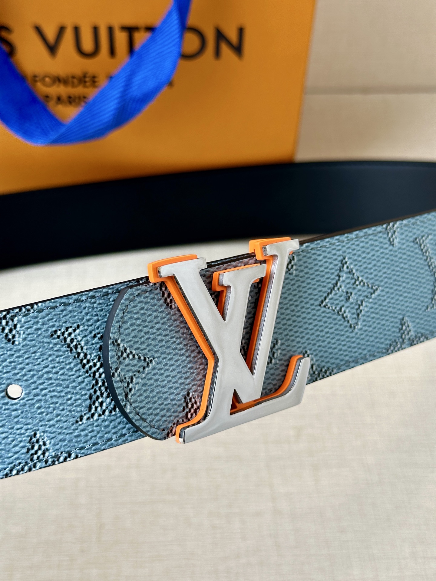  4.0宽 LV Dimension Monogram Héritage 双面腰带拼接素净皮革和 Mon