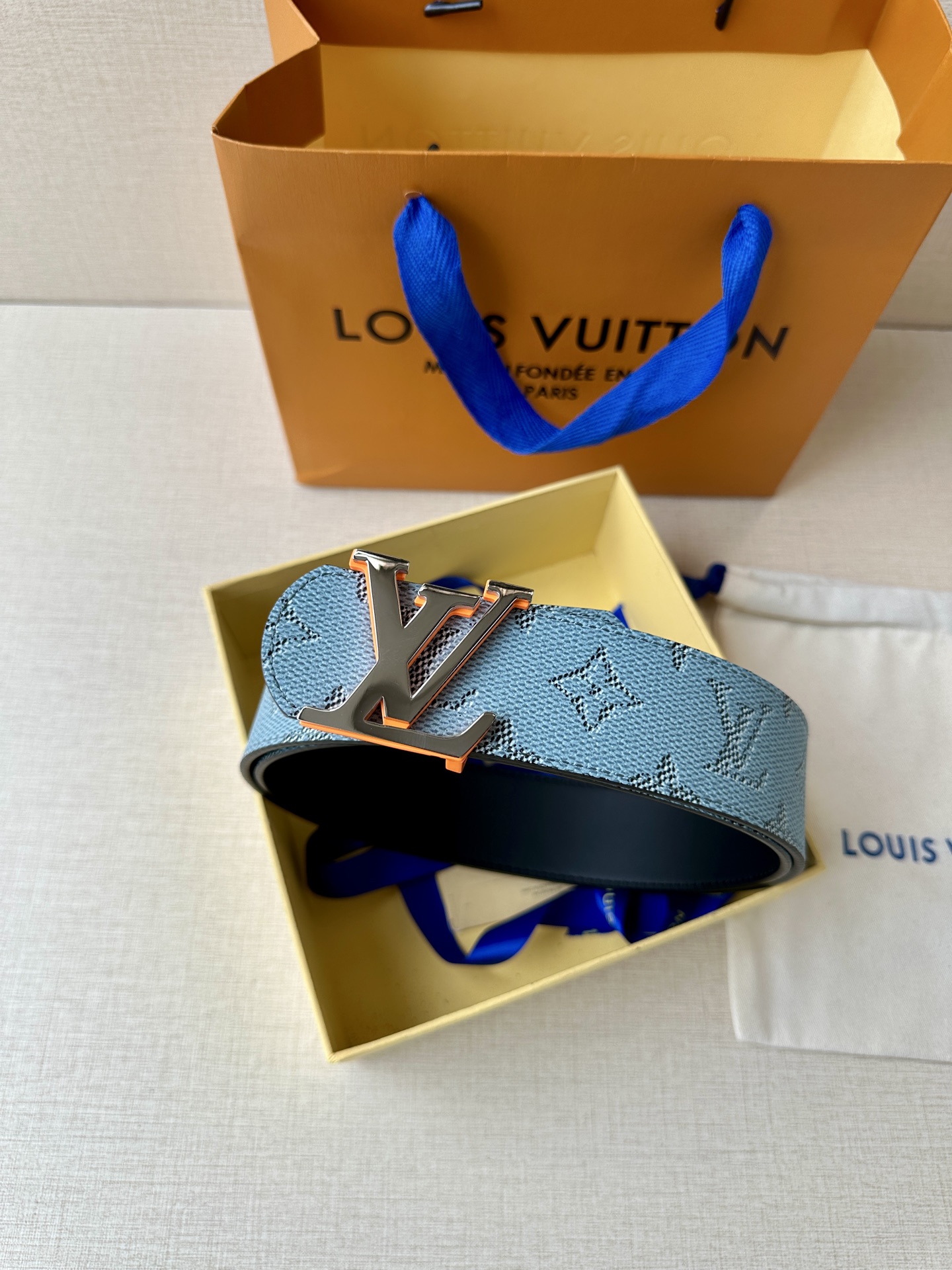  4.0宽 LV Dimension Monogram Héritage 双面腰带拼接素净皮革和 Mon