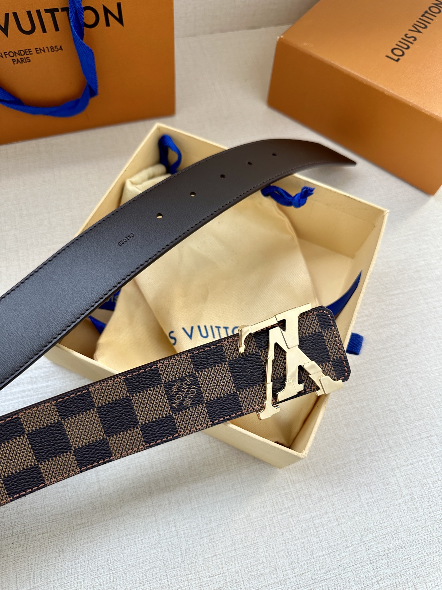 Louis Vuitton 4.0 Pixel Reversible Belt, Monogram Canvas & Leather, Gold Buckle 4 i1749529521881 7967 0 2