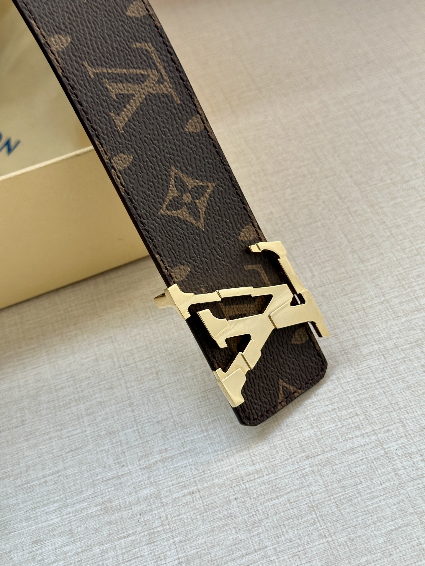Louis Vuitton 4.0 Pixel Reversible Belt Monogram Canvas and Smooth Leather 6 i1749529710363 2595 0 4