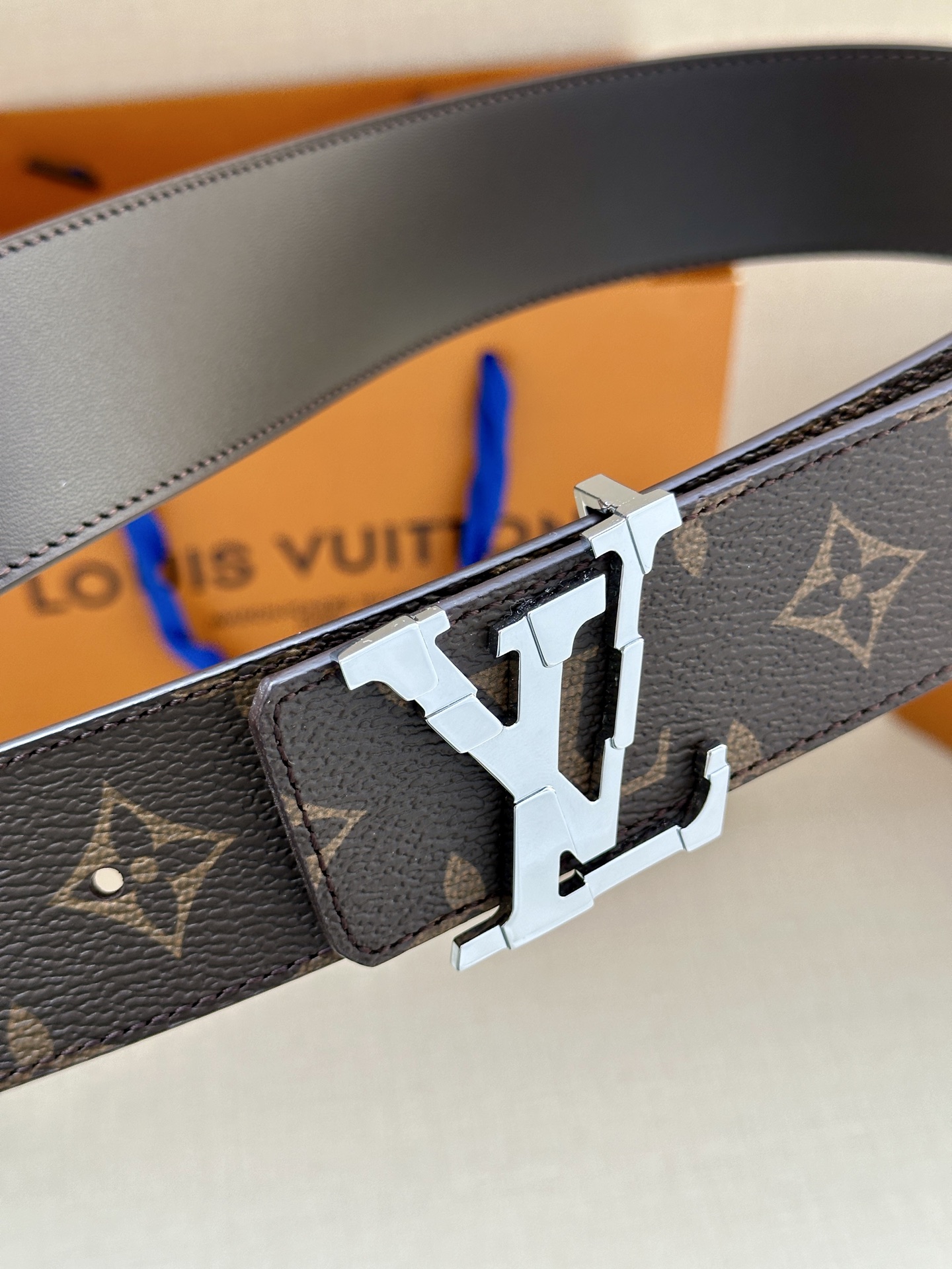 Louis Vuitton 4.0 Pixel Reversible Belt Monogram Canvas and Smooth Leather 3 i1749529710414 8123 0 1