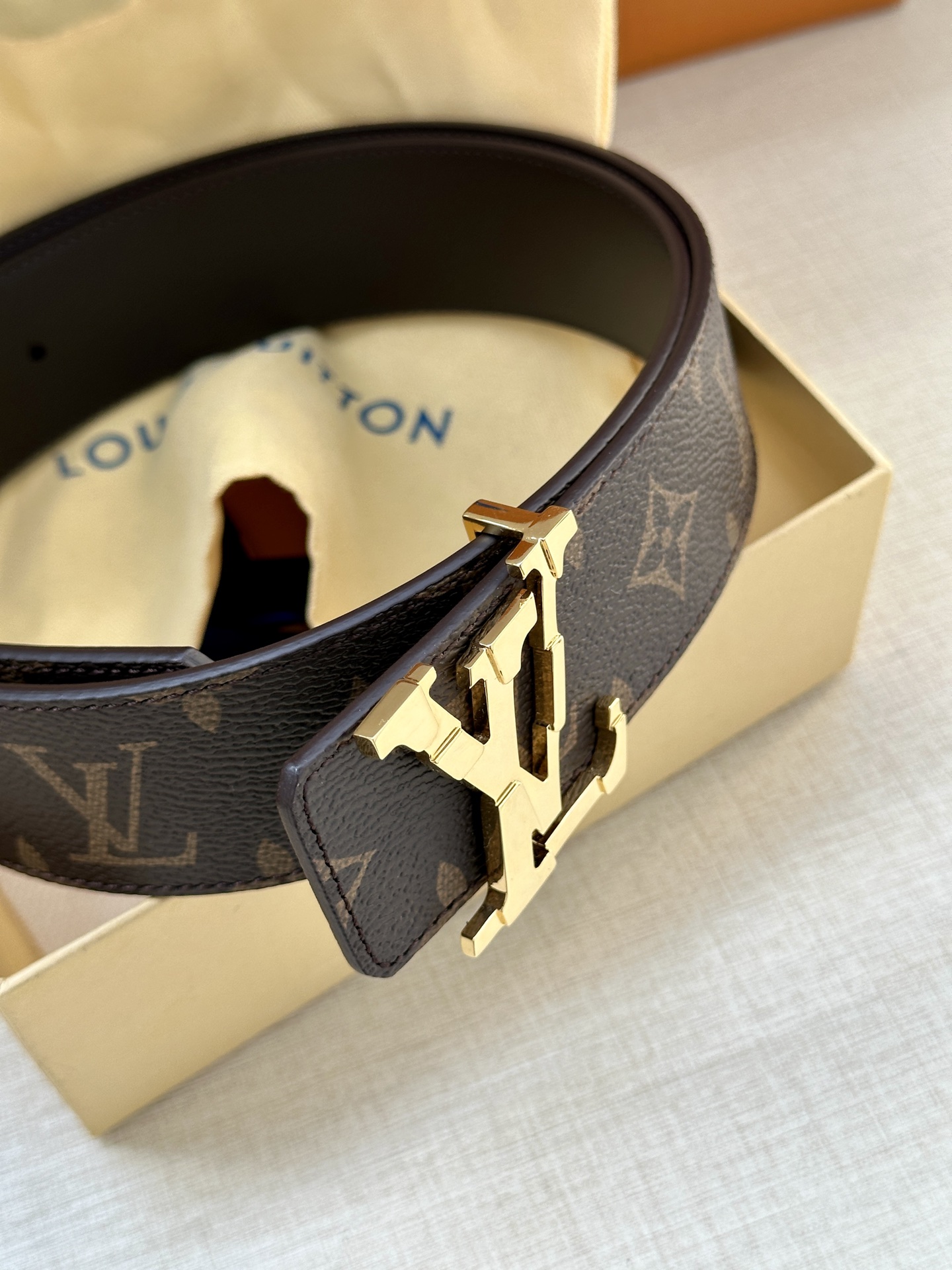 Louis Vuitton 4.0 Pixel Reversible Belt Monogram Canvas and Smooth Leather 7 i1749529712097 9369 0 5