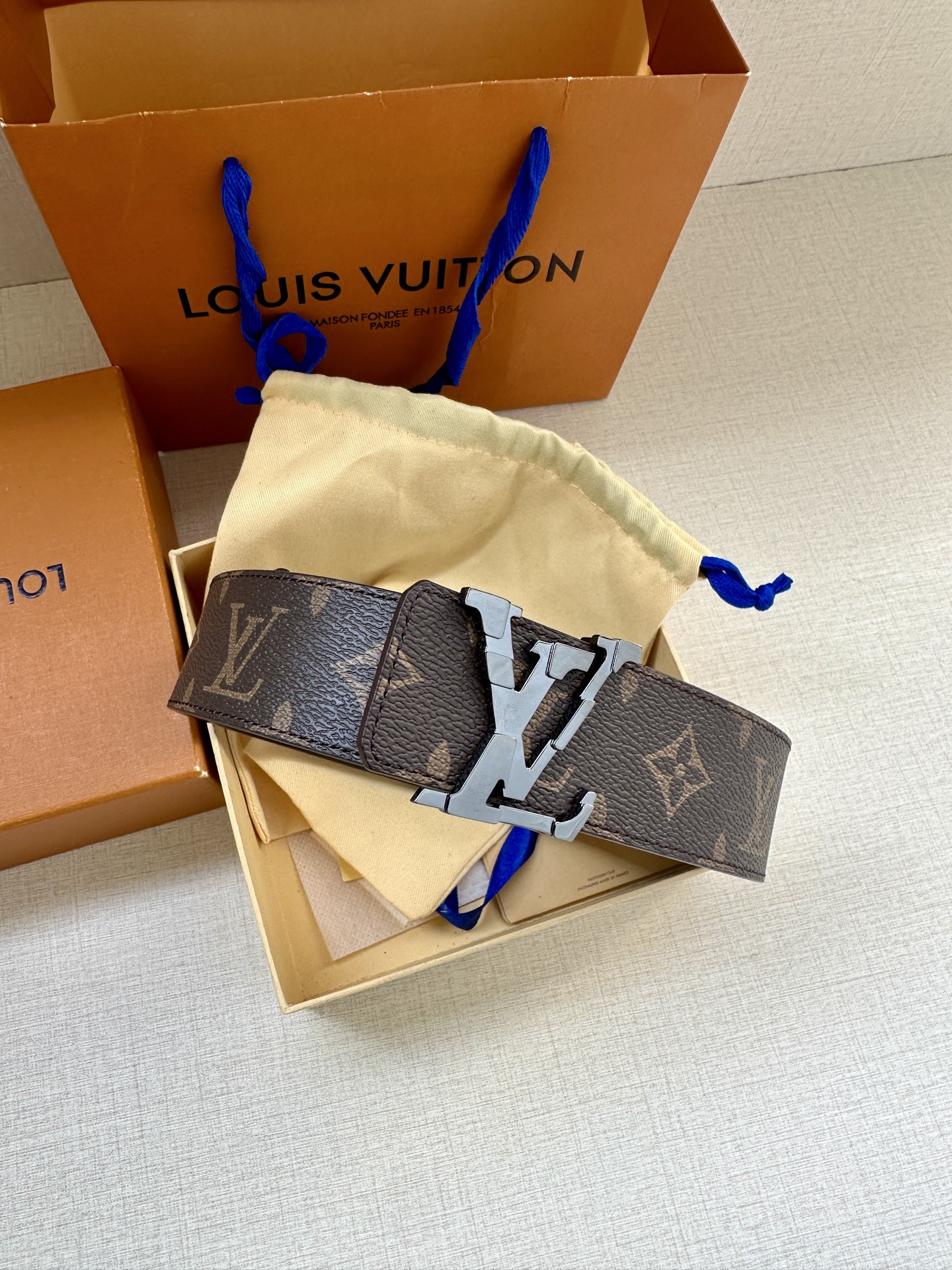 Louis Vuitton Pixel 4.0 CM Reversible Belt - Monogram Canvas & Smooth Leather 4 i1749529742886 5425 0 2