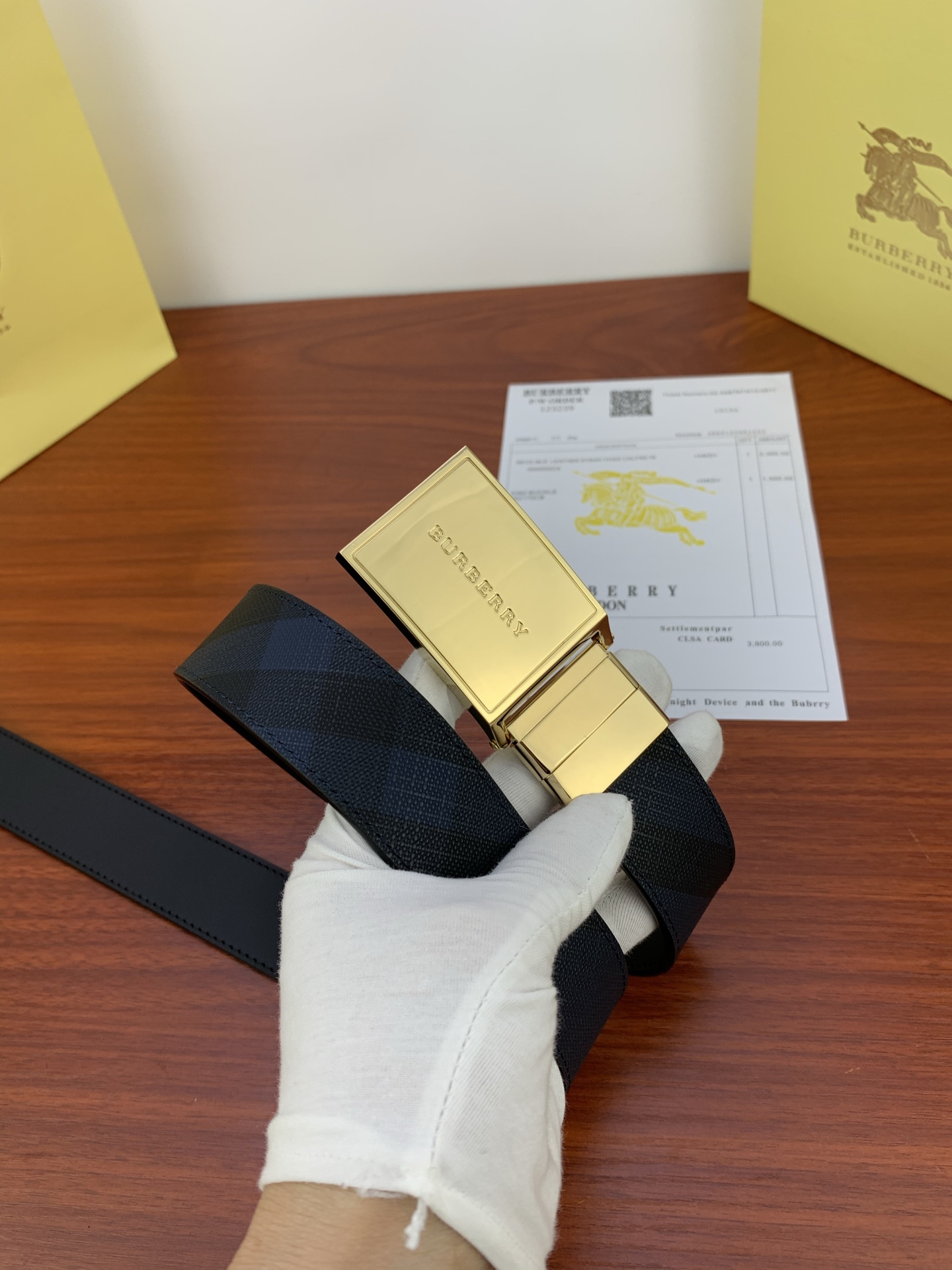 Original Quality Placards and Burberry Belts: 3.5cm Width Synchronization for Purchase - 图片 4