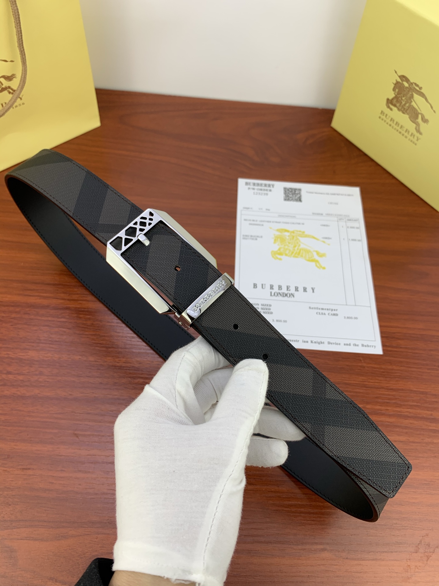Original Quality Placards and Burberry Bobory Belts – 3.5 cm Width Purchase Opportunity - 图片 1