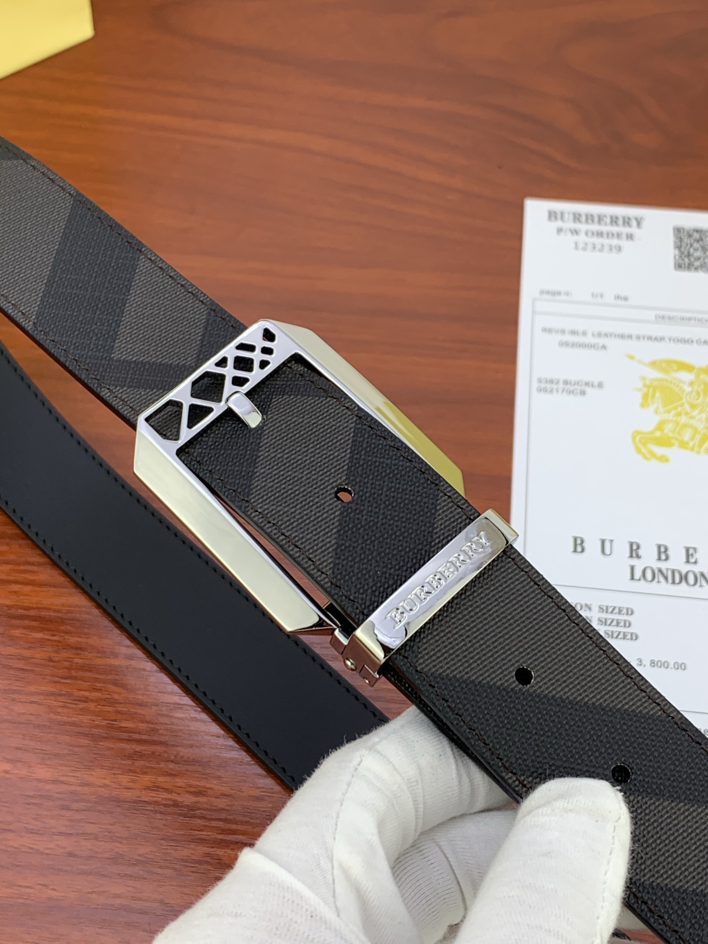 Original Quality Placards and Burberry Bobory Belts – 3.5 cm Width Purchase Opportunity - 图片 2