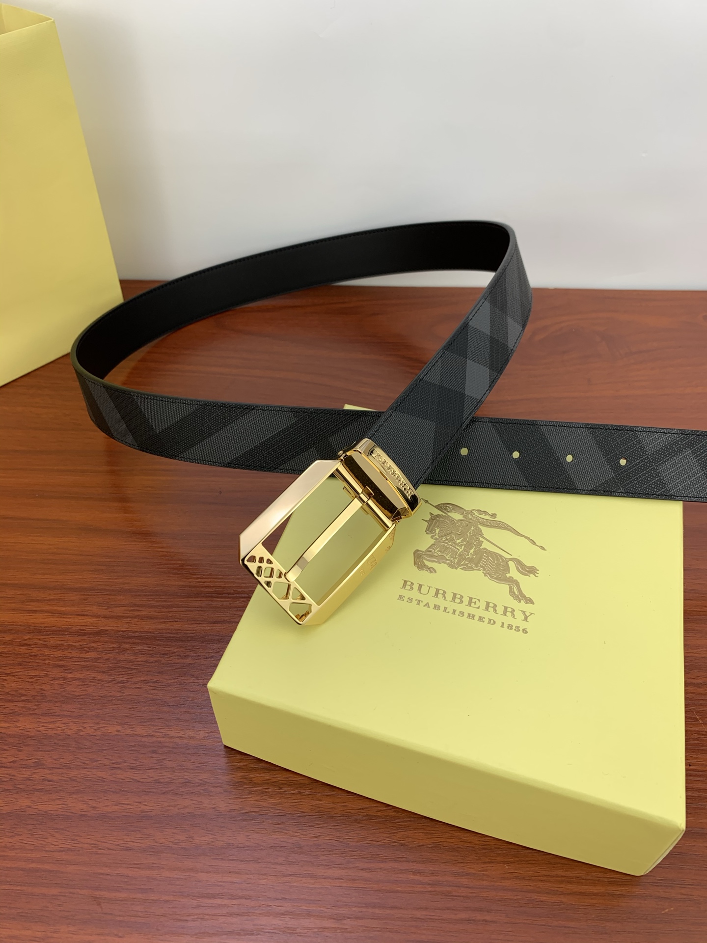 Original Quality Placards and New Graft Belts for Burberry Bobory Recreation - 图片 3