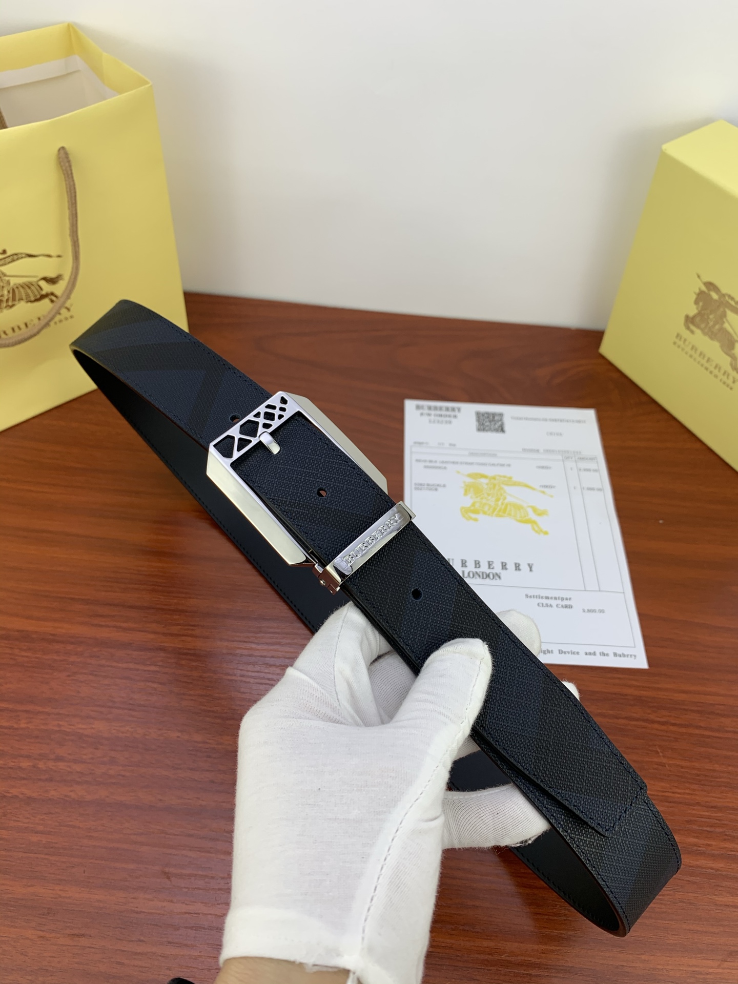 Original Quality Placards and Burberry Bobory Belts, 3.5 cm Width: Purchase Details - 图片 1