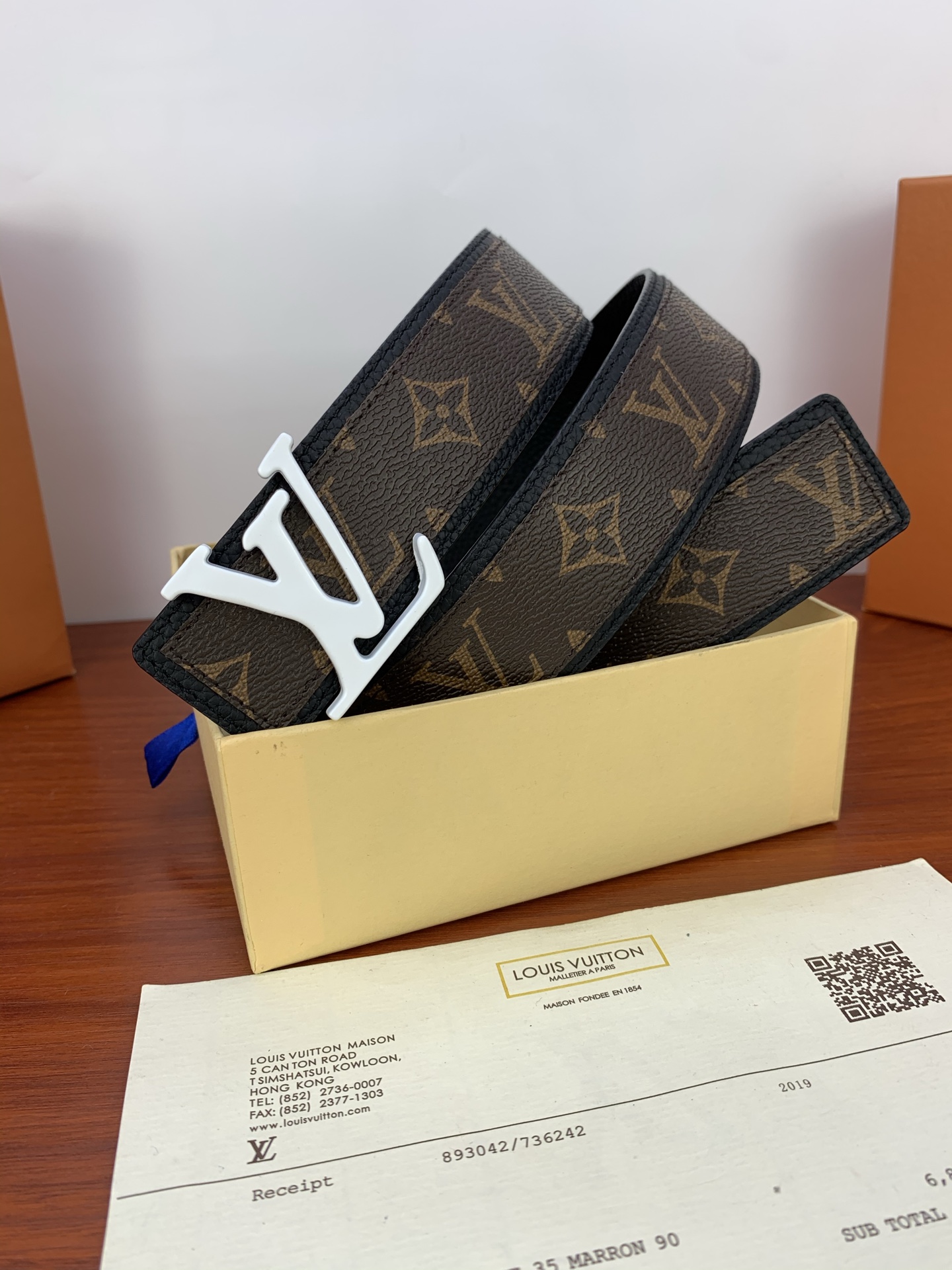  Shape Patchwork 腰带续写 2025春夏时装秀首次亮相的设计，以 Monogram 帆布