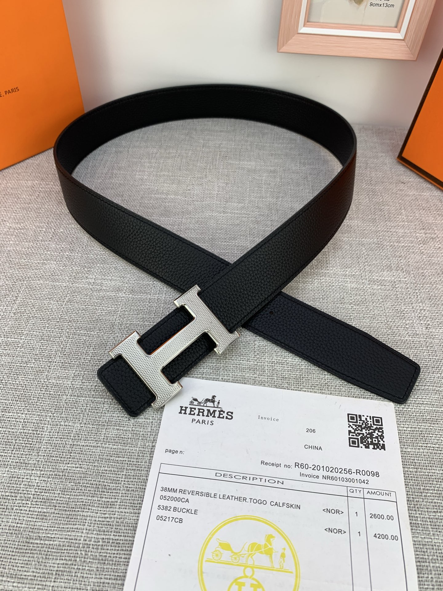  Hermes 爱马仕，专柜同款，3.8cm宽，带身采用进口头层Togo牛皮，boxer牛皮衬里，配以精